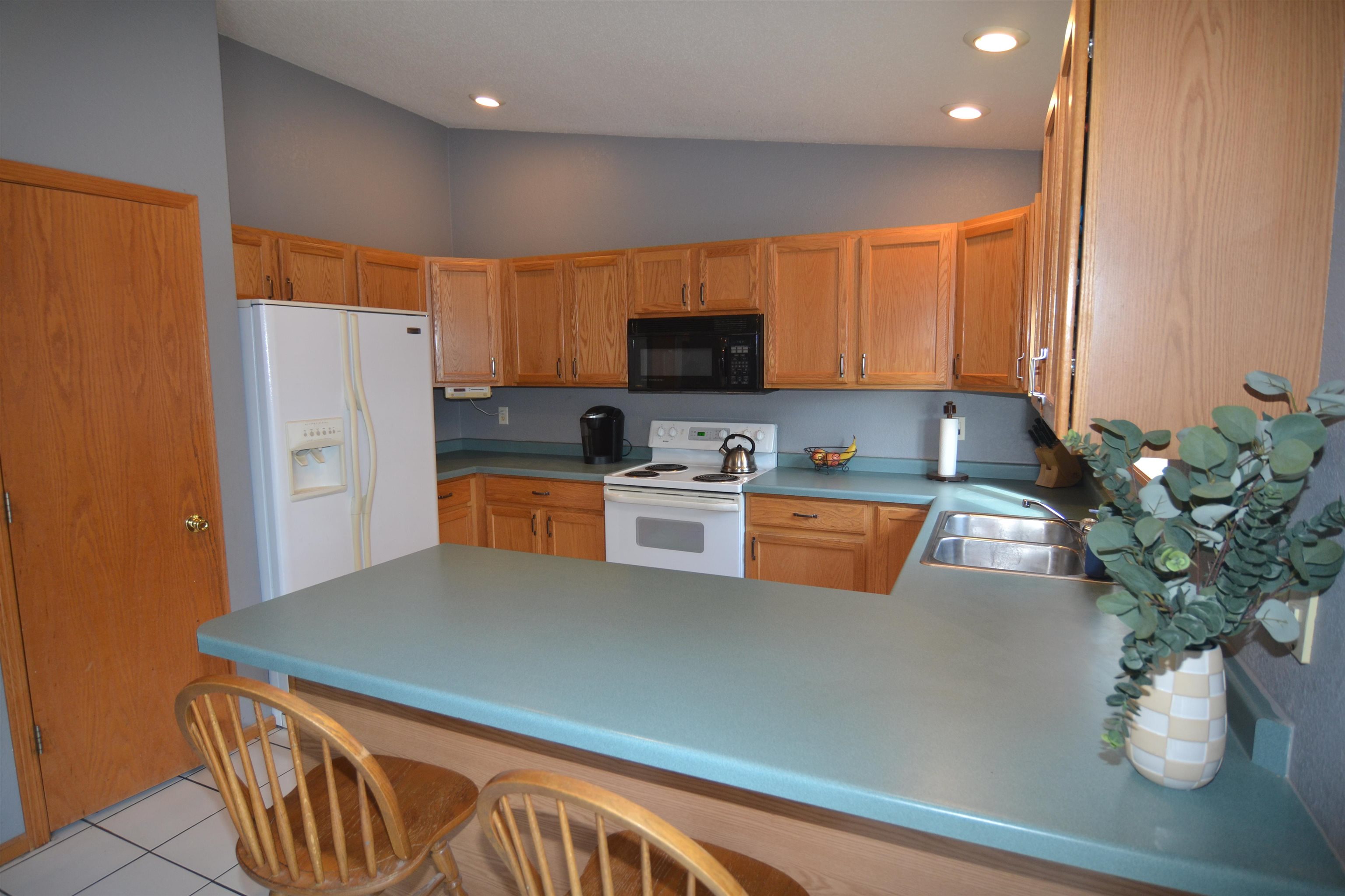 1847 Manatee Drive Property Photo 4