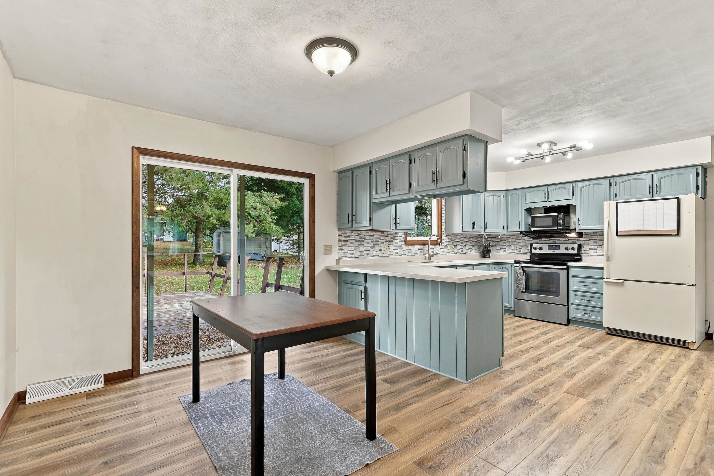 903 Hollywood Drive Property Photo 3