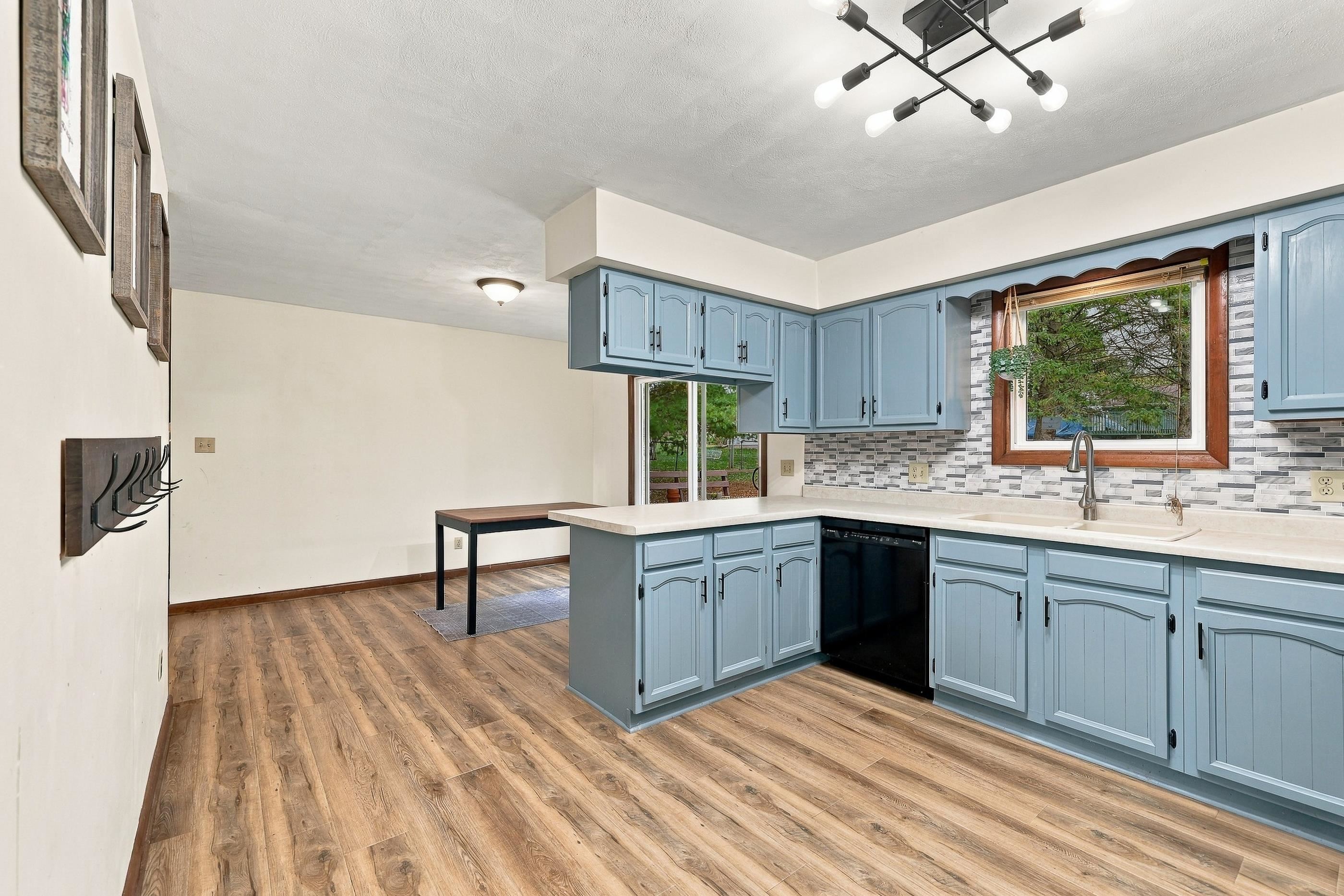 903 Hollywood Drive Property Photo 4