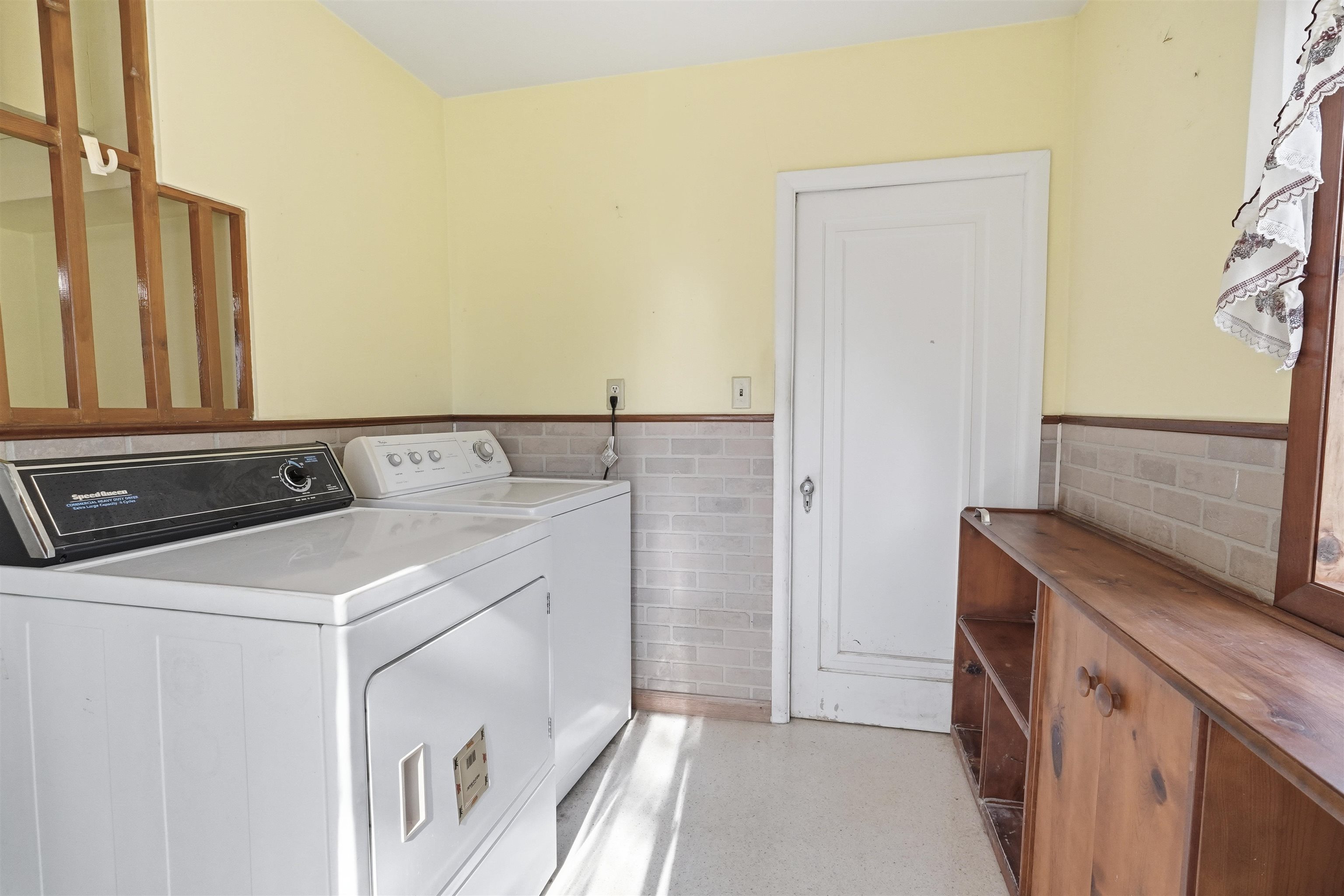 212 N Seventh Street Property Photo 7