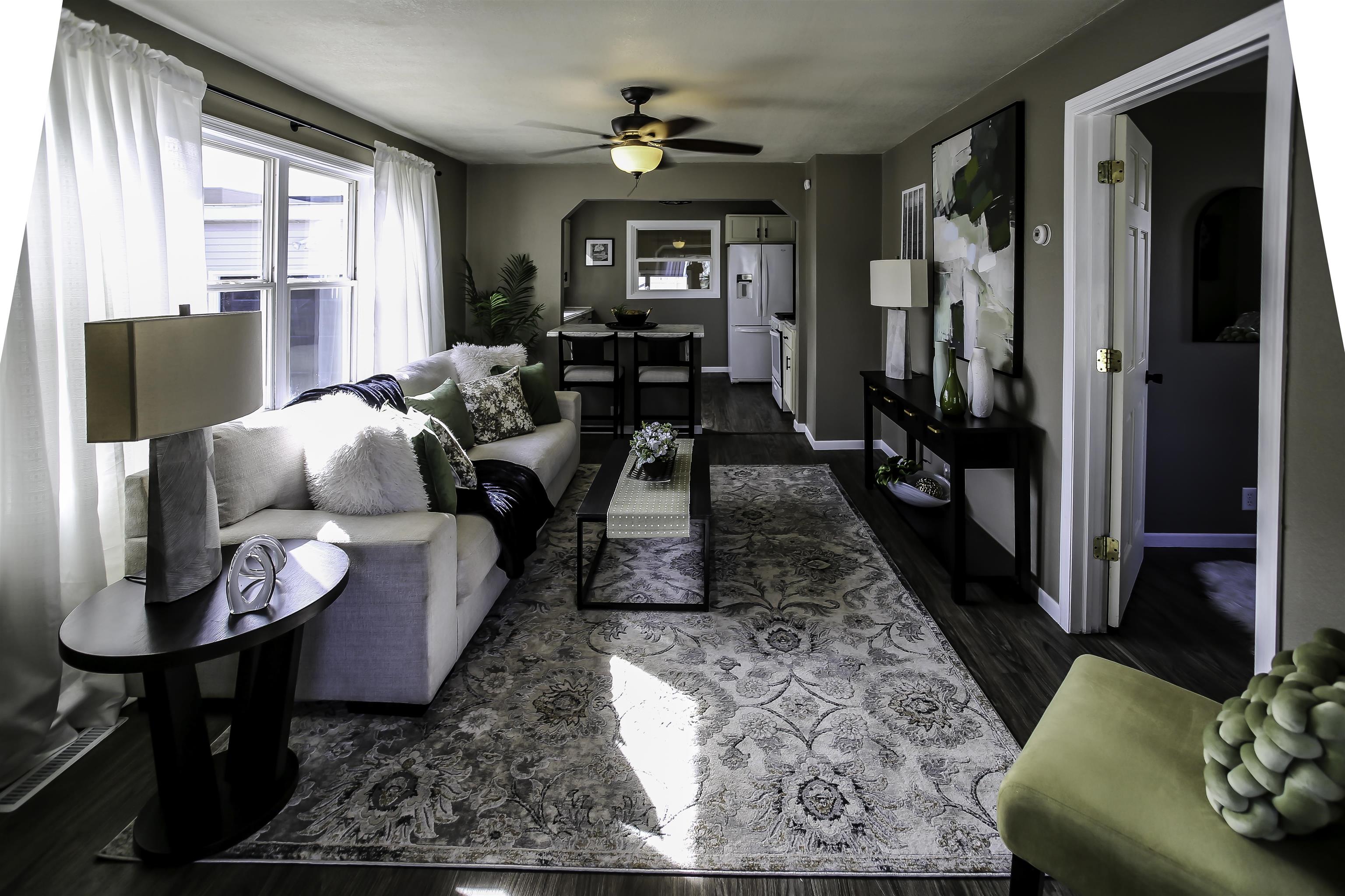 2516 Warner Street Property Photo 5