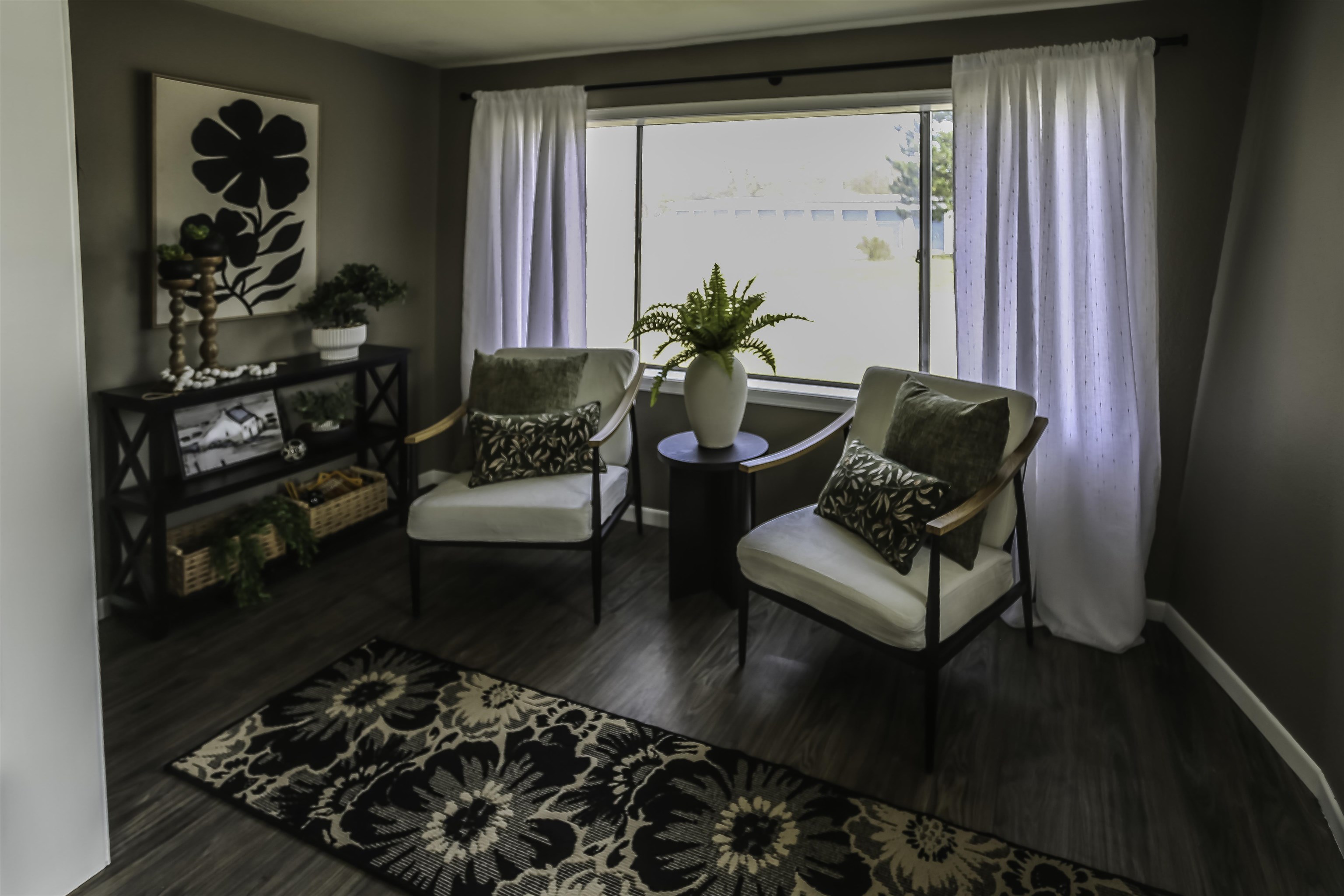 2516 Warner Street Property Photo 8