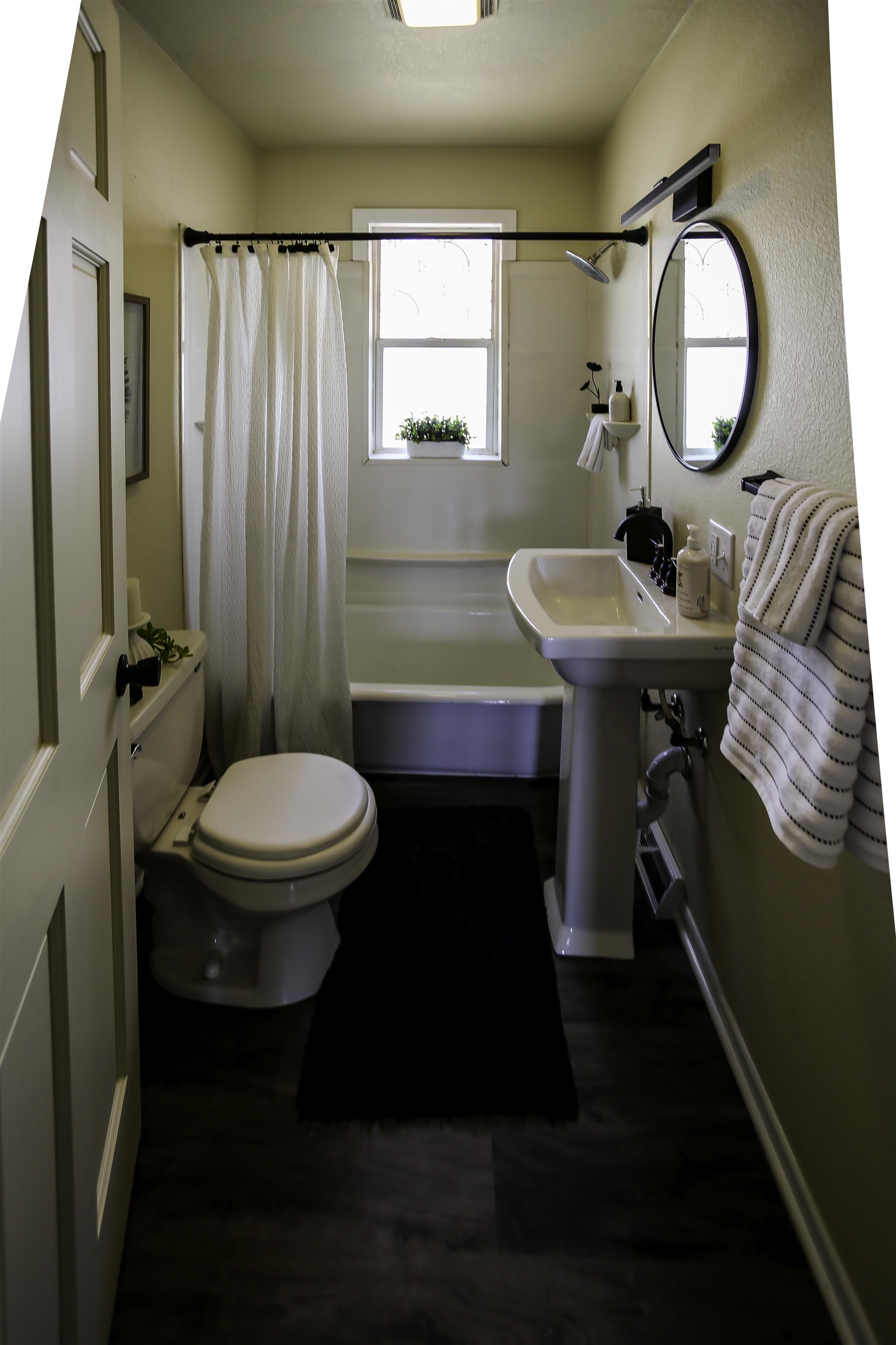 2516 Warner Street Property Photo 13