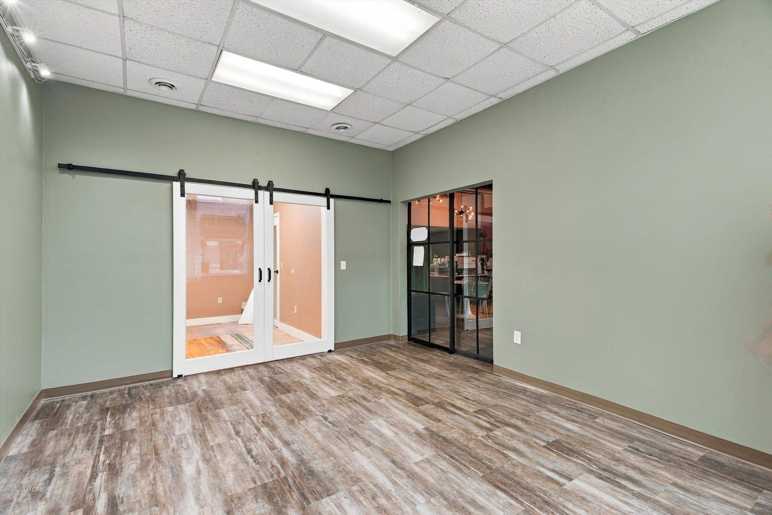 209 S Central Avenue Property Photo 19