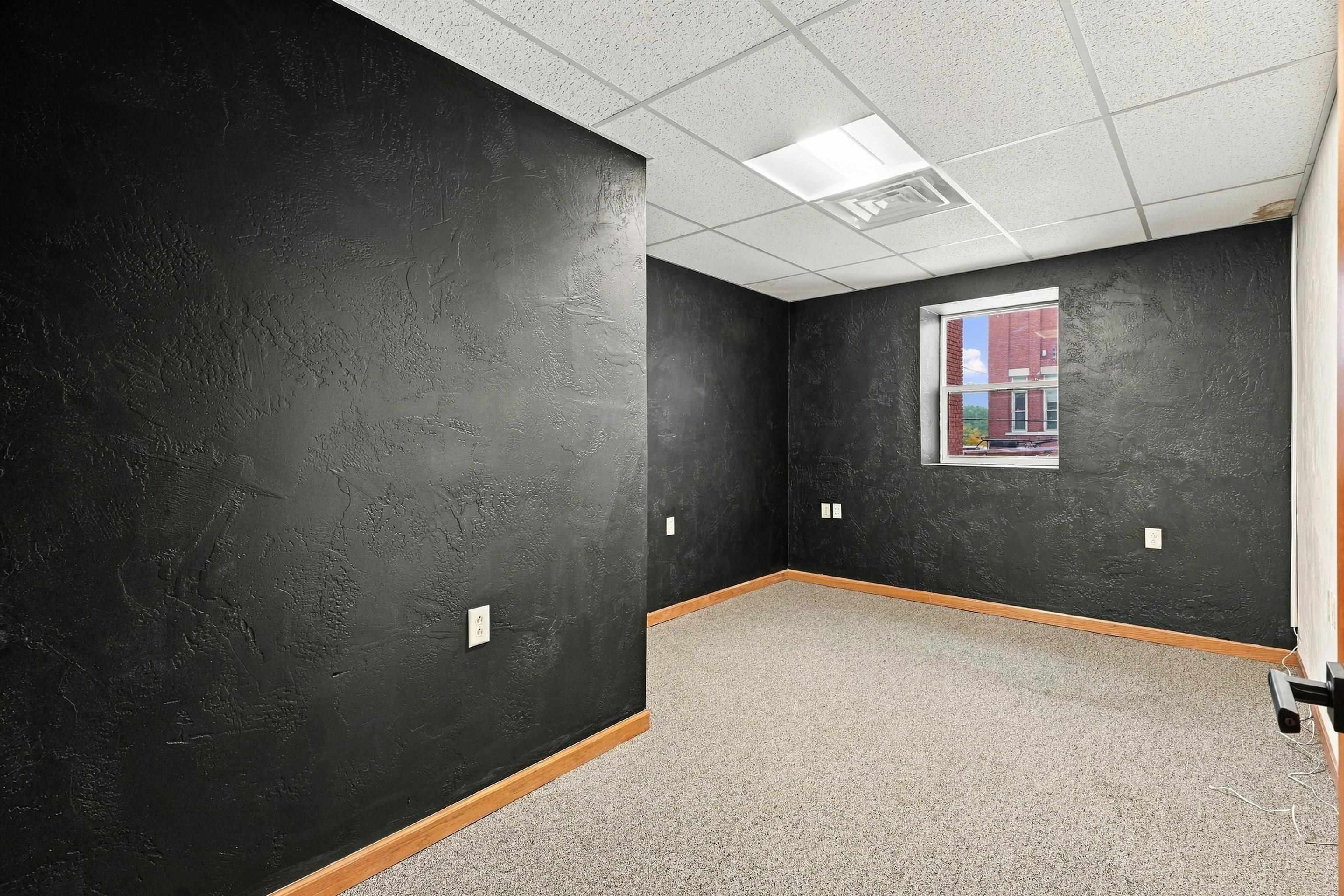 209 S Central Avenue Property Photo 20