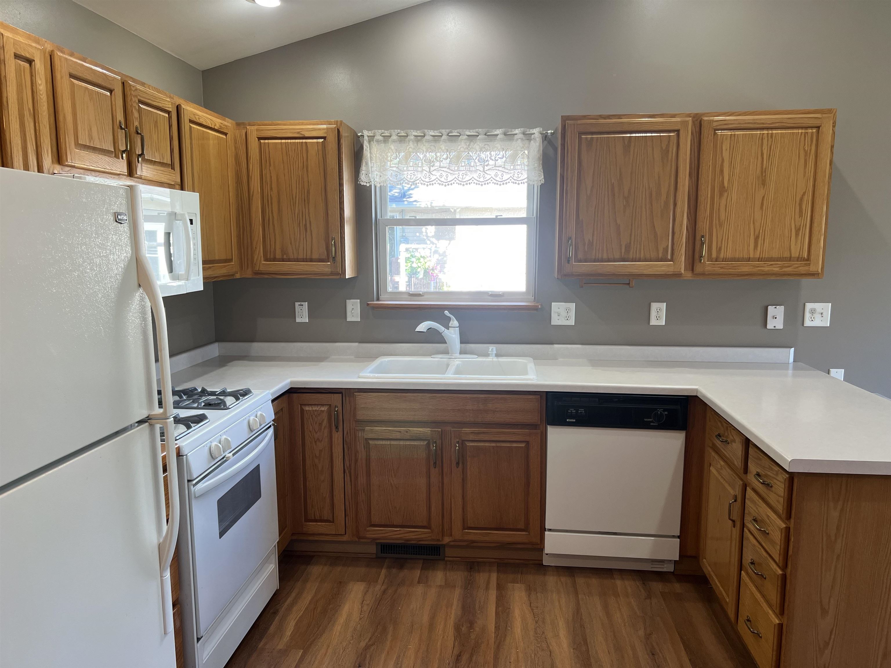 1305 S 12th Avenue Property Photo 8