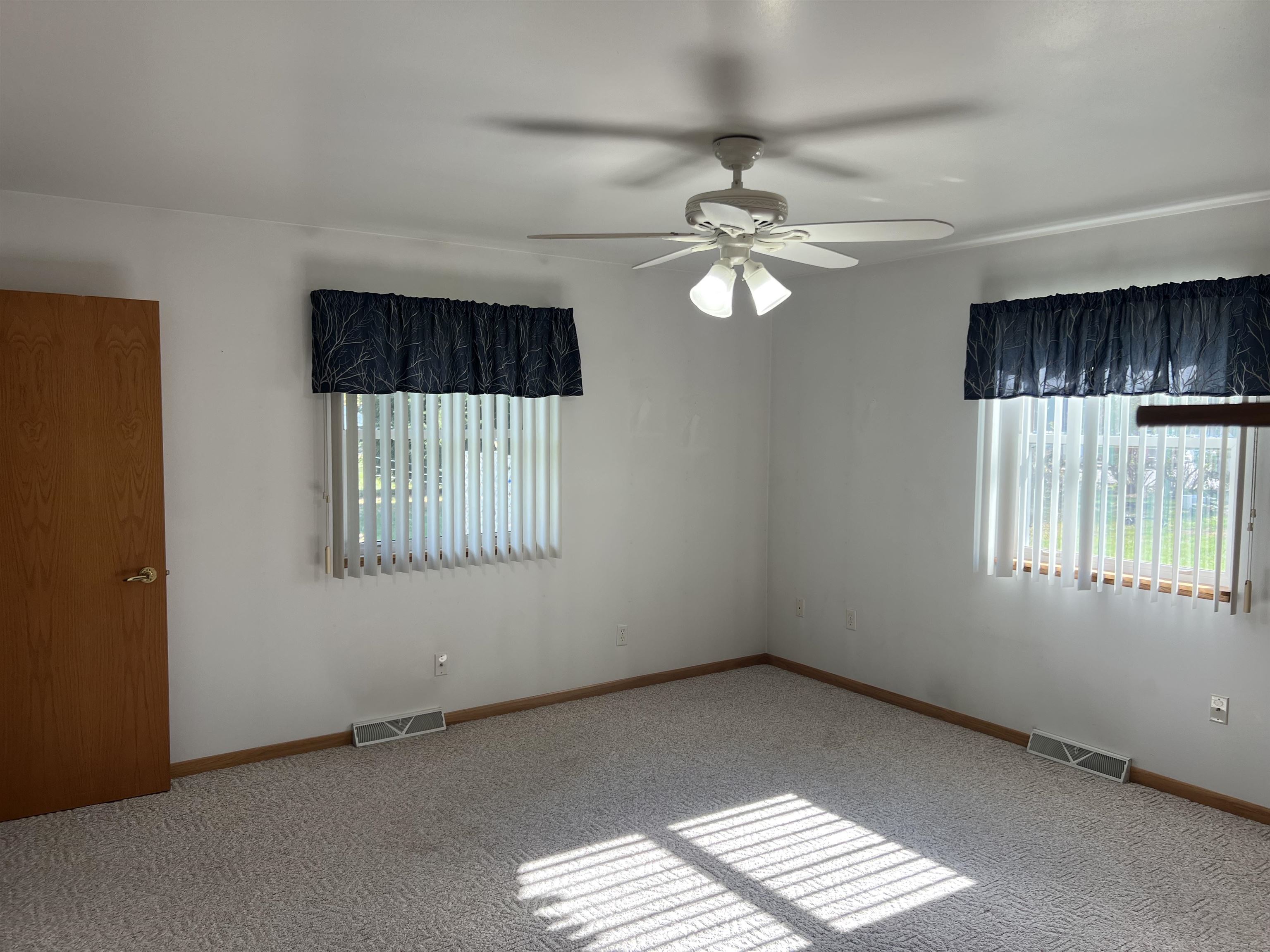 1305 S 12th Avenue Property Photo 11