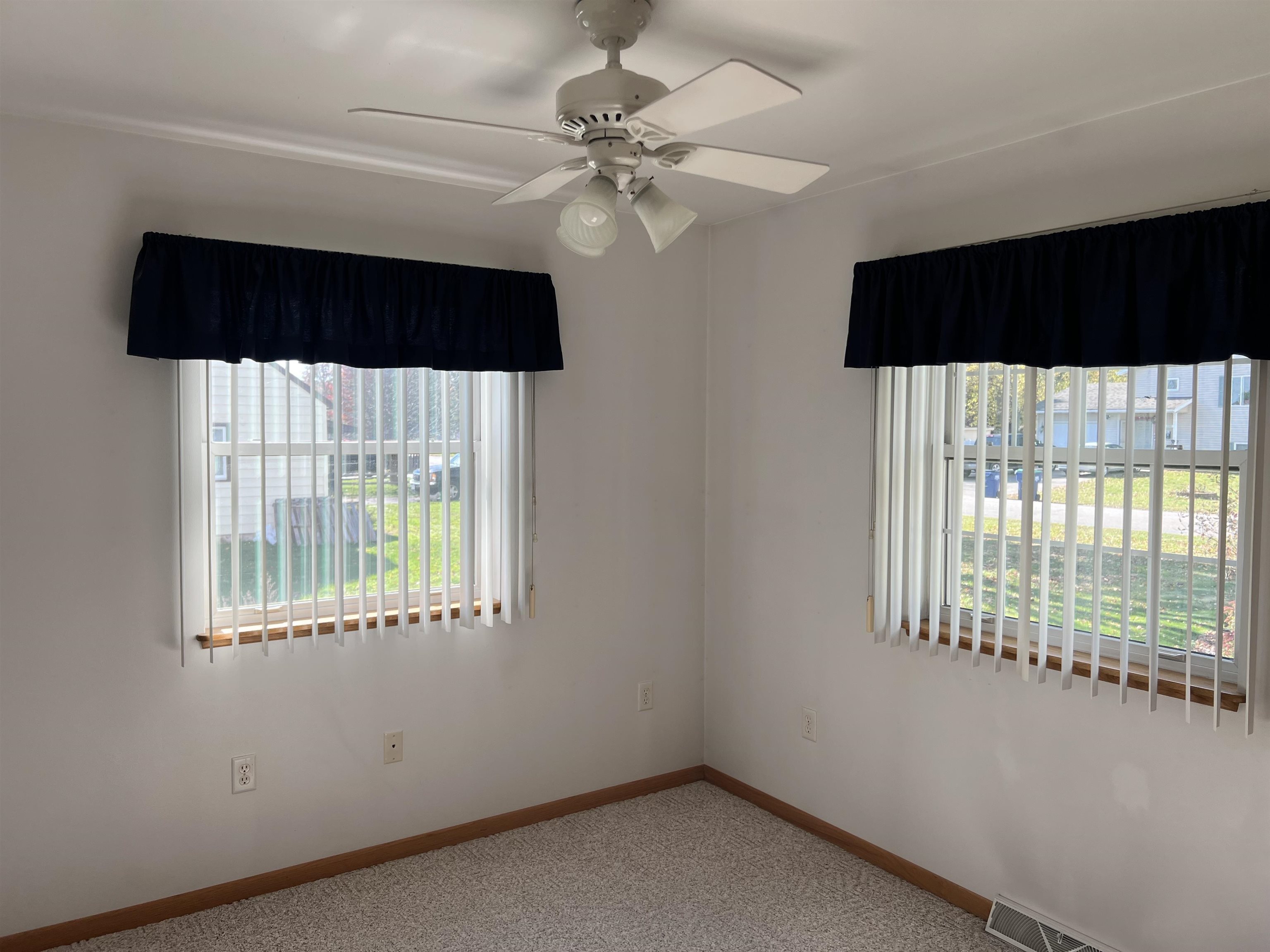 1305 S 12th Avenue Property Photo 12