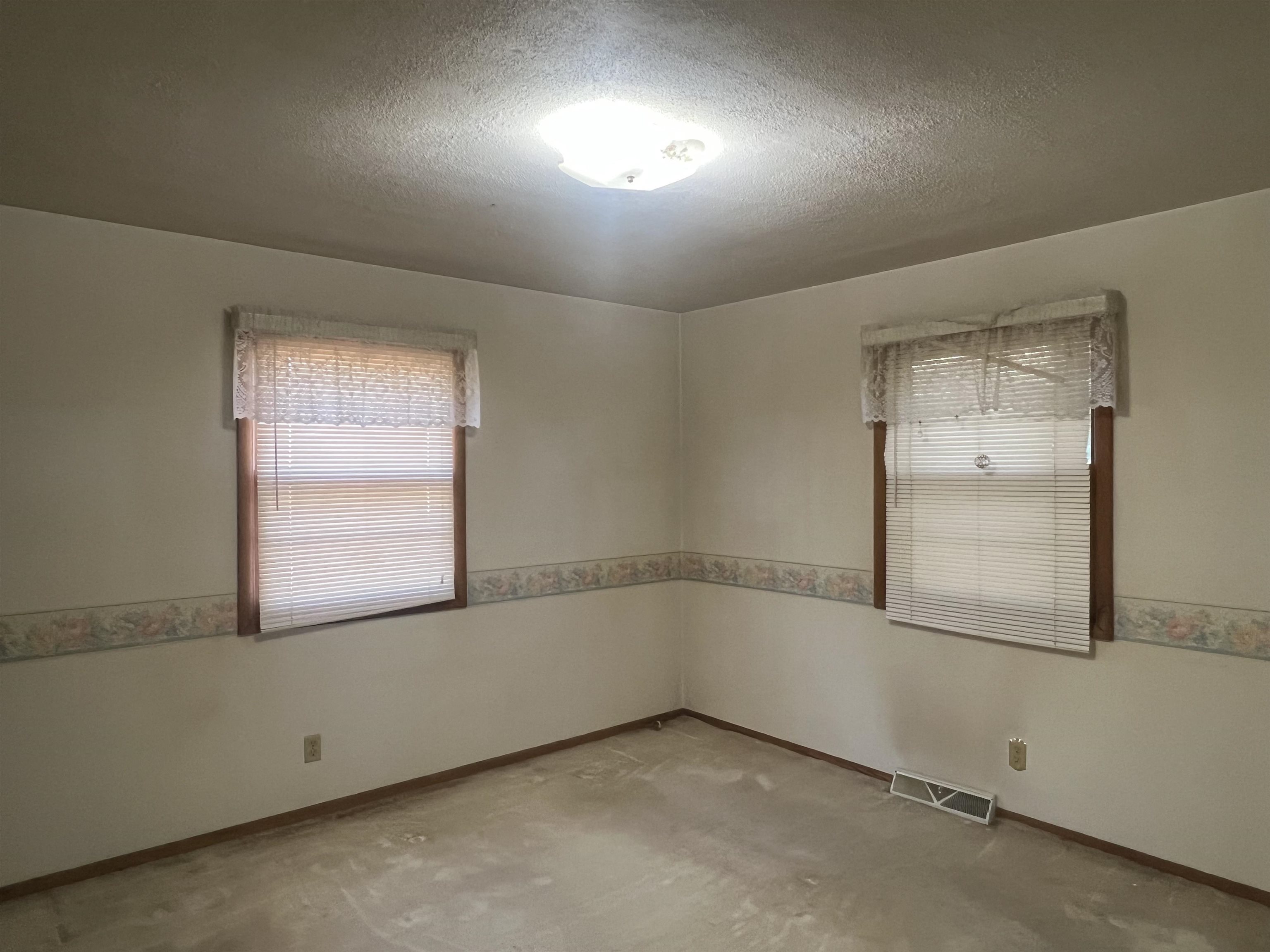 4618 Fuller Street Property Photo 11