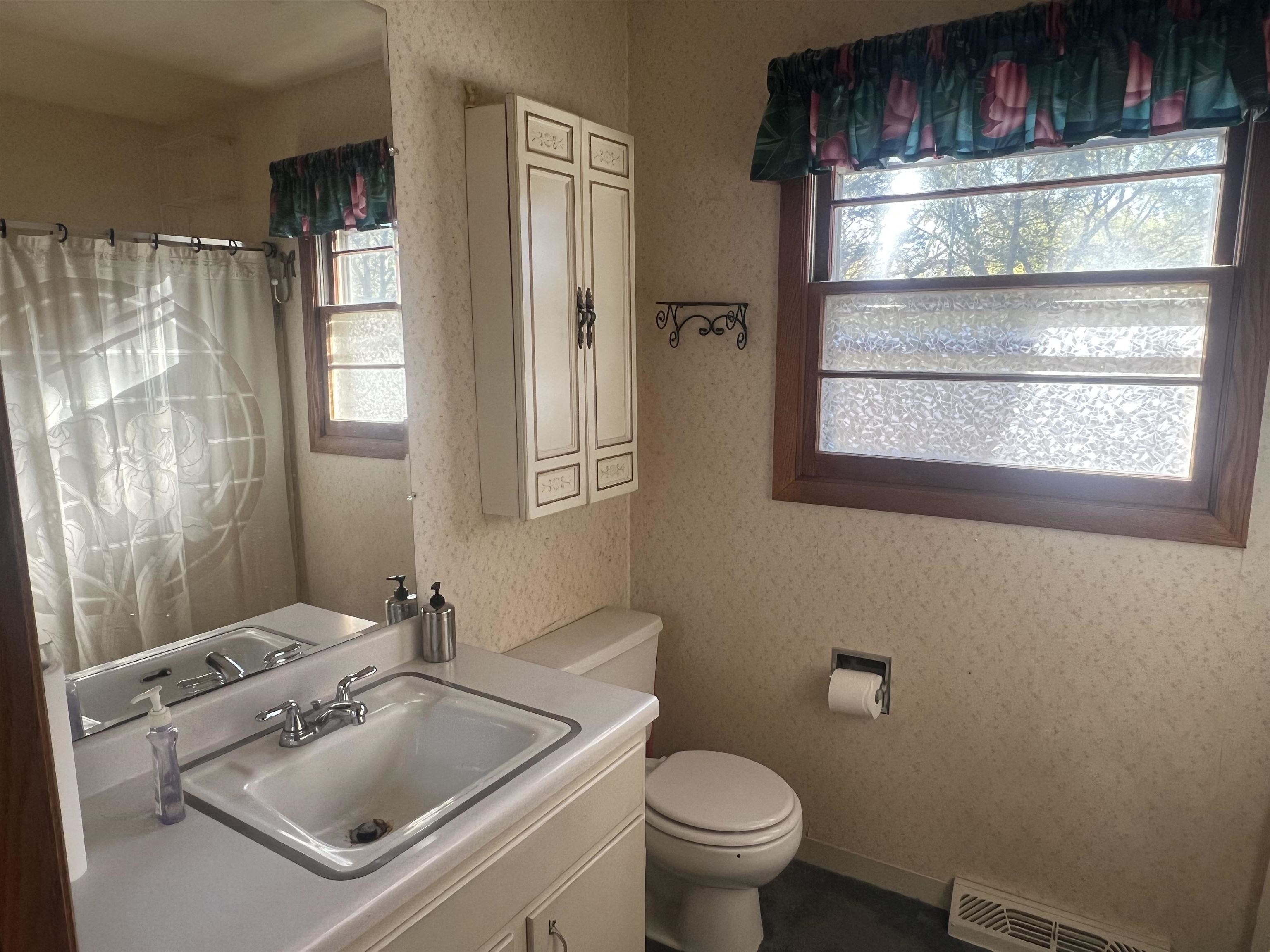 4618 Fuller Street Property Photo 15