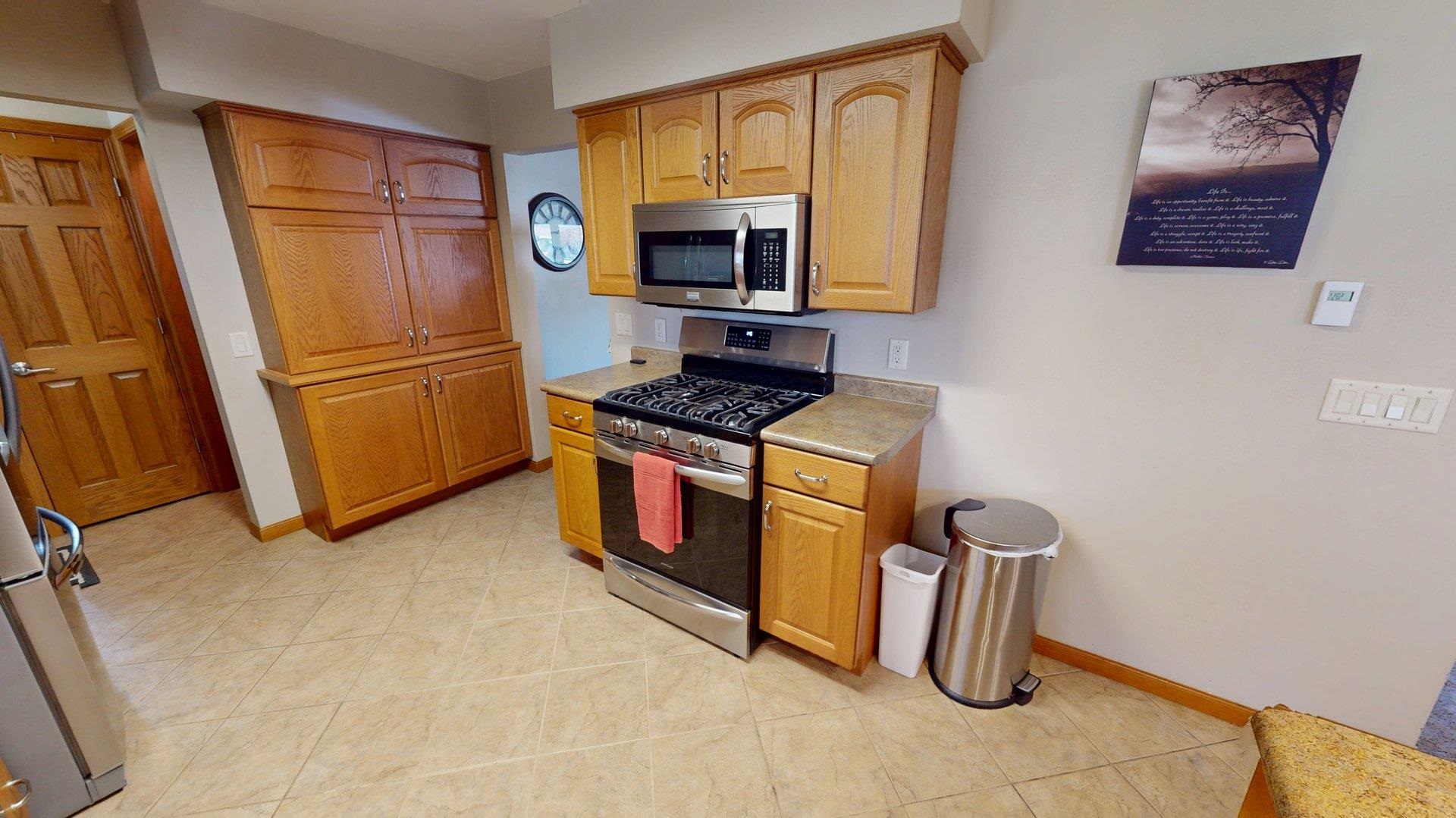 717 S Sycamore Avenue Property Photo 12