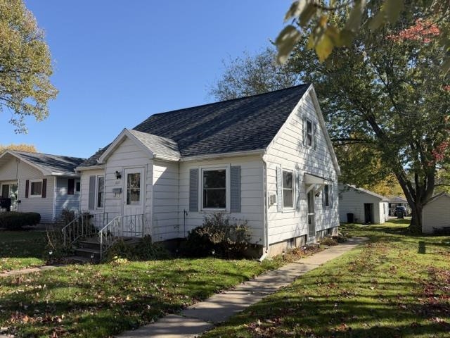 809 S Ash Avenue Property Photo 1