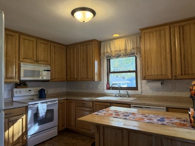 809 S Ash Avenue Property Photo 3