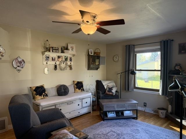 809 S Ash Avenue Property Photo 5