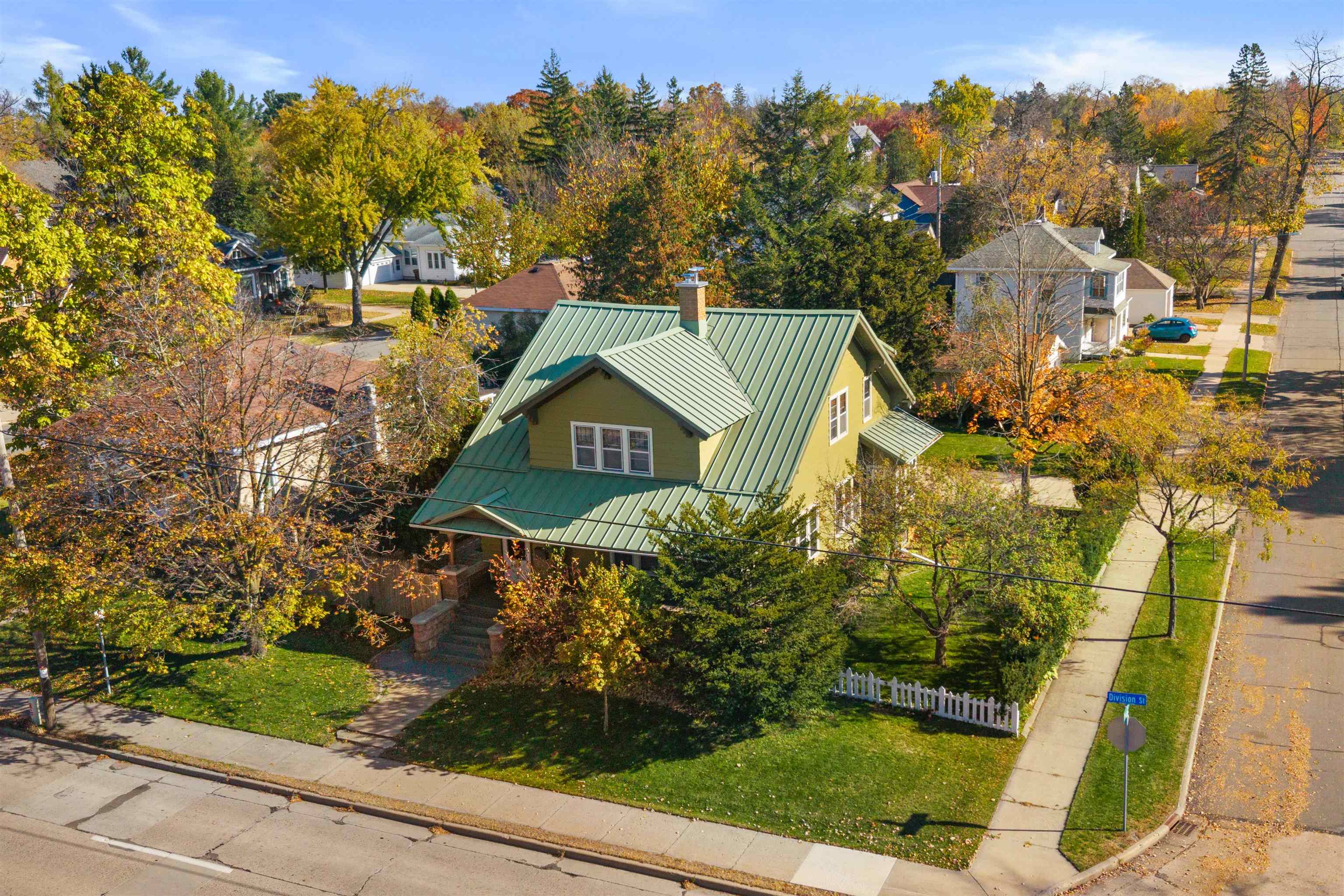 1513 Division Street Property Photo 1