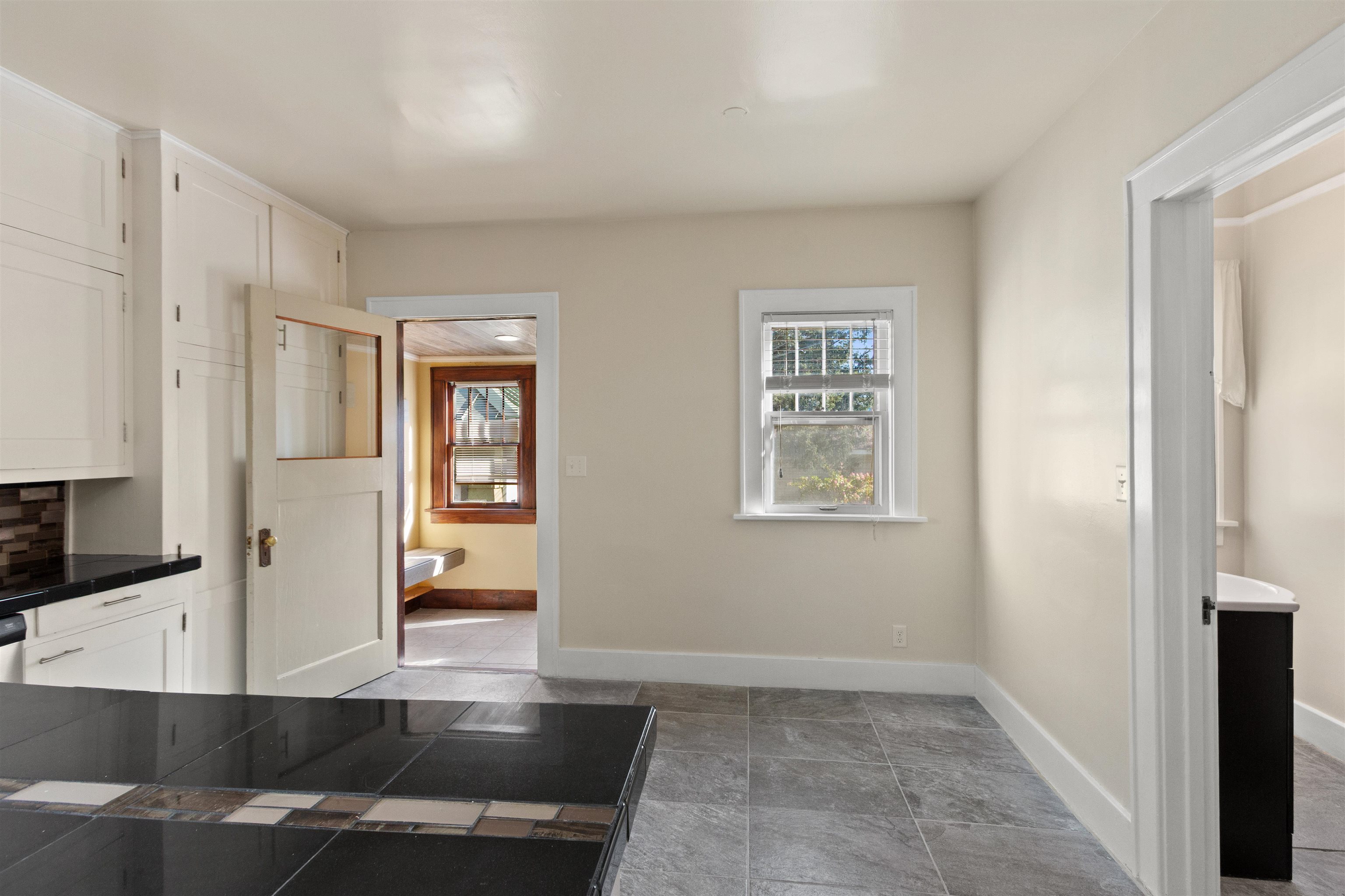 1513 Division Street Property Photo 9