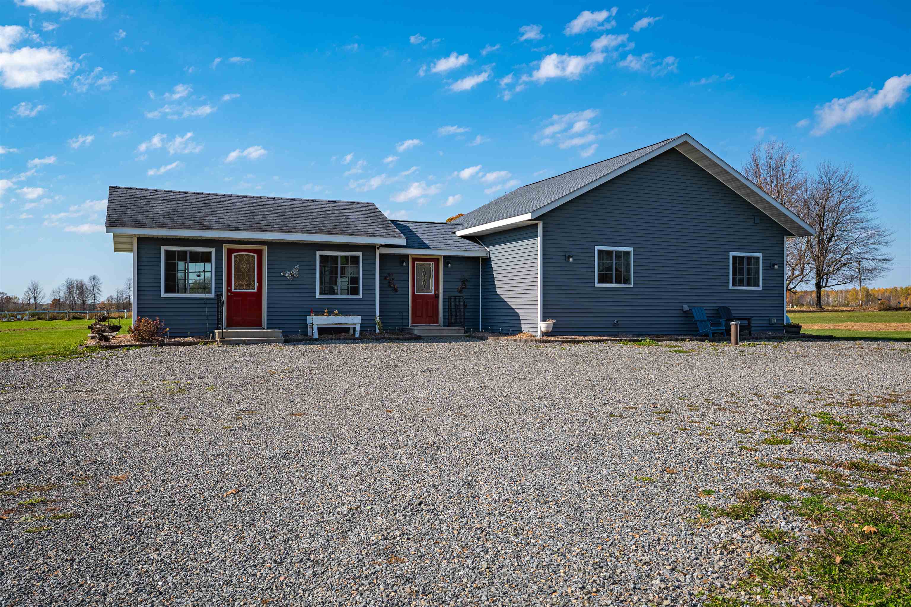 8873 Otter Road Property Photo 1