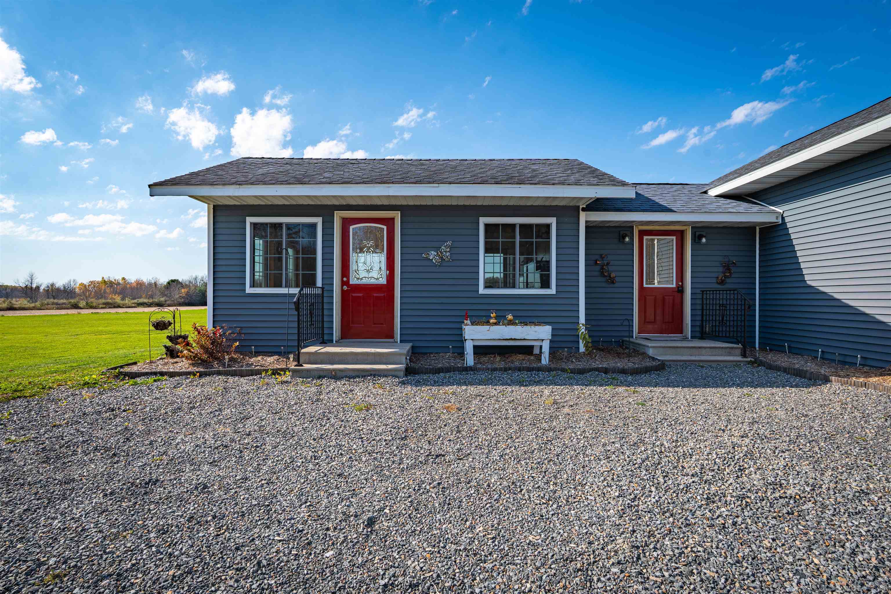8873 Otter Road Property Photo 2