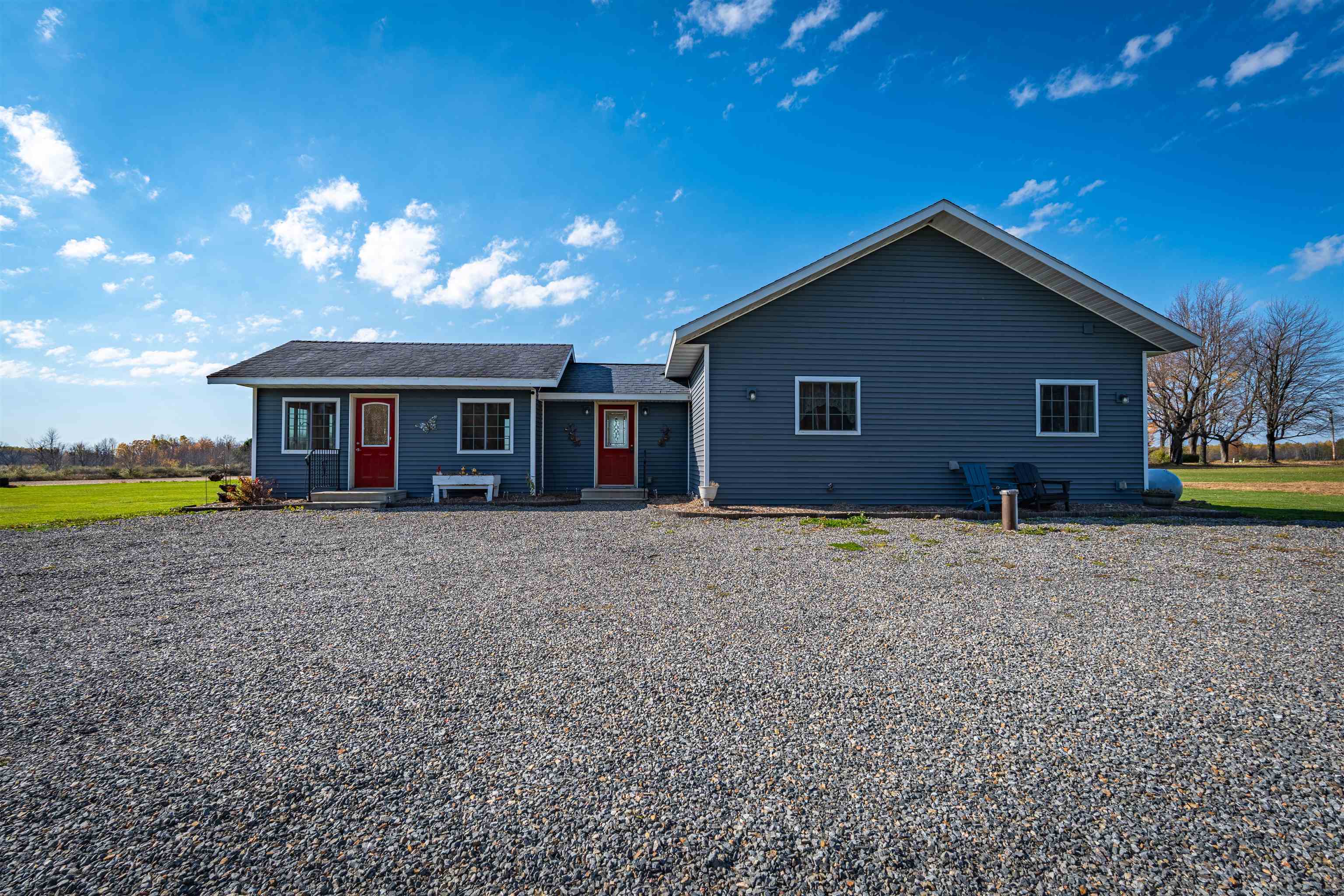 8873 Otter Road Property Photo 3