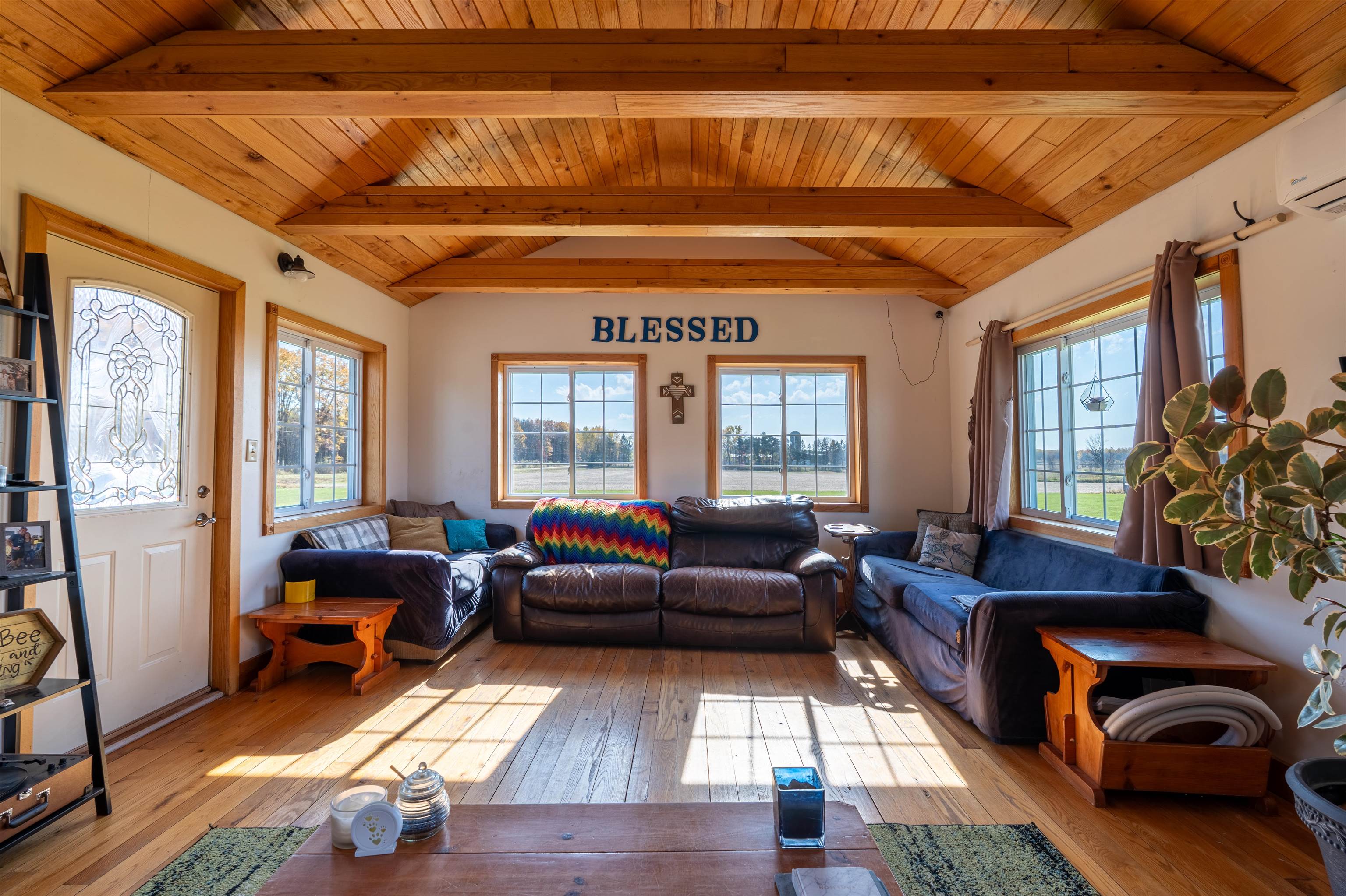 8873 Otter Road Property Photo 7