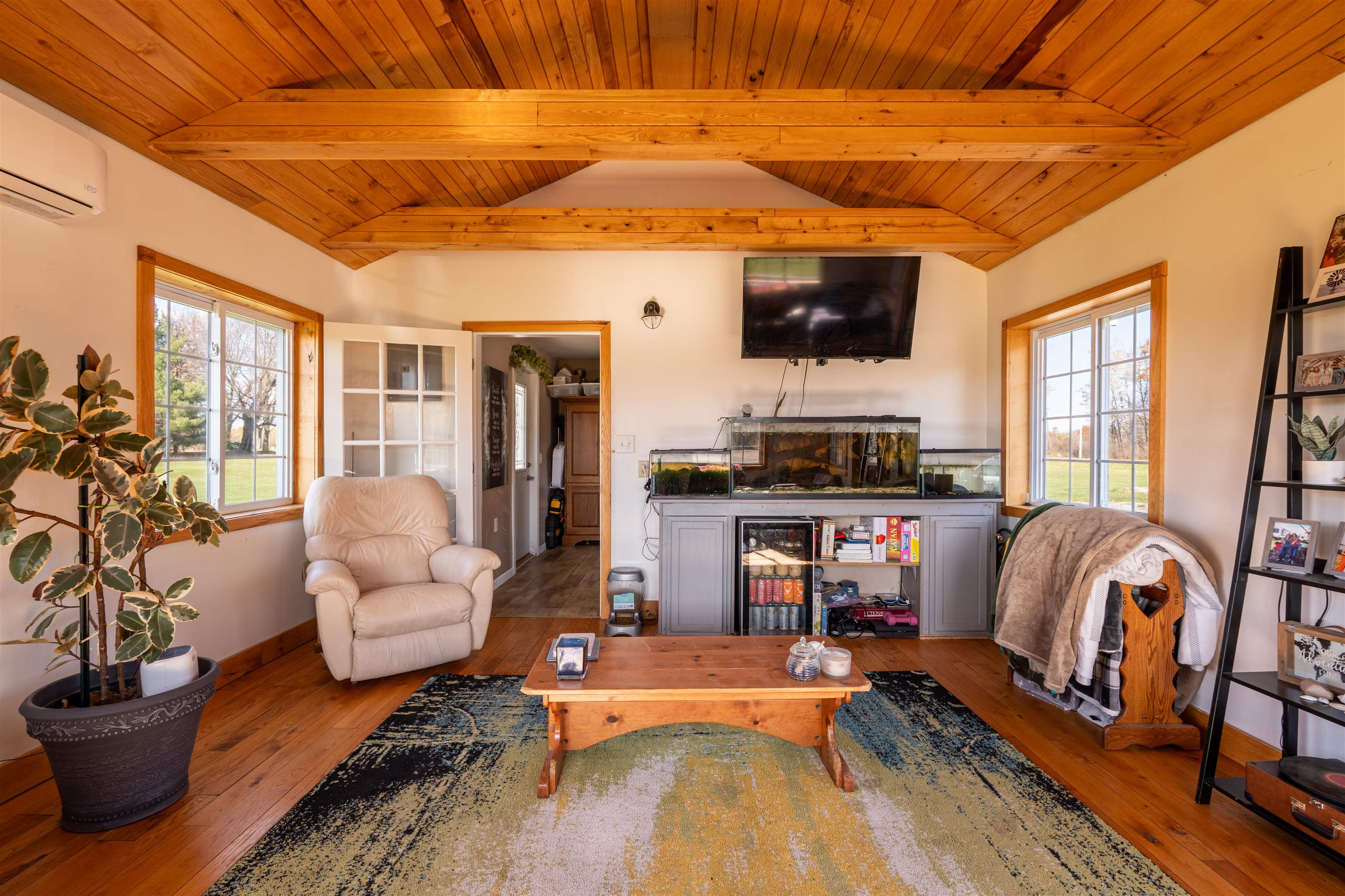 8873 Otter Road Property Photo 12