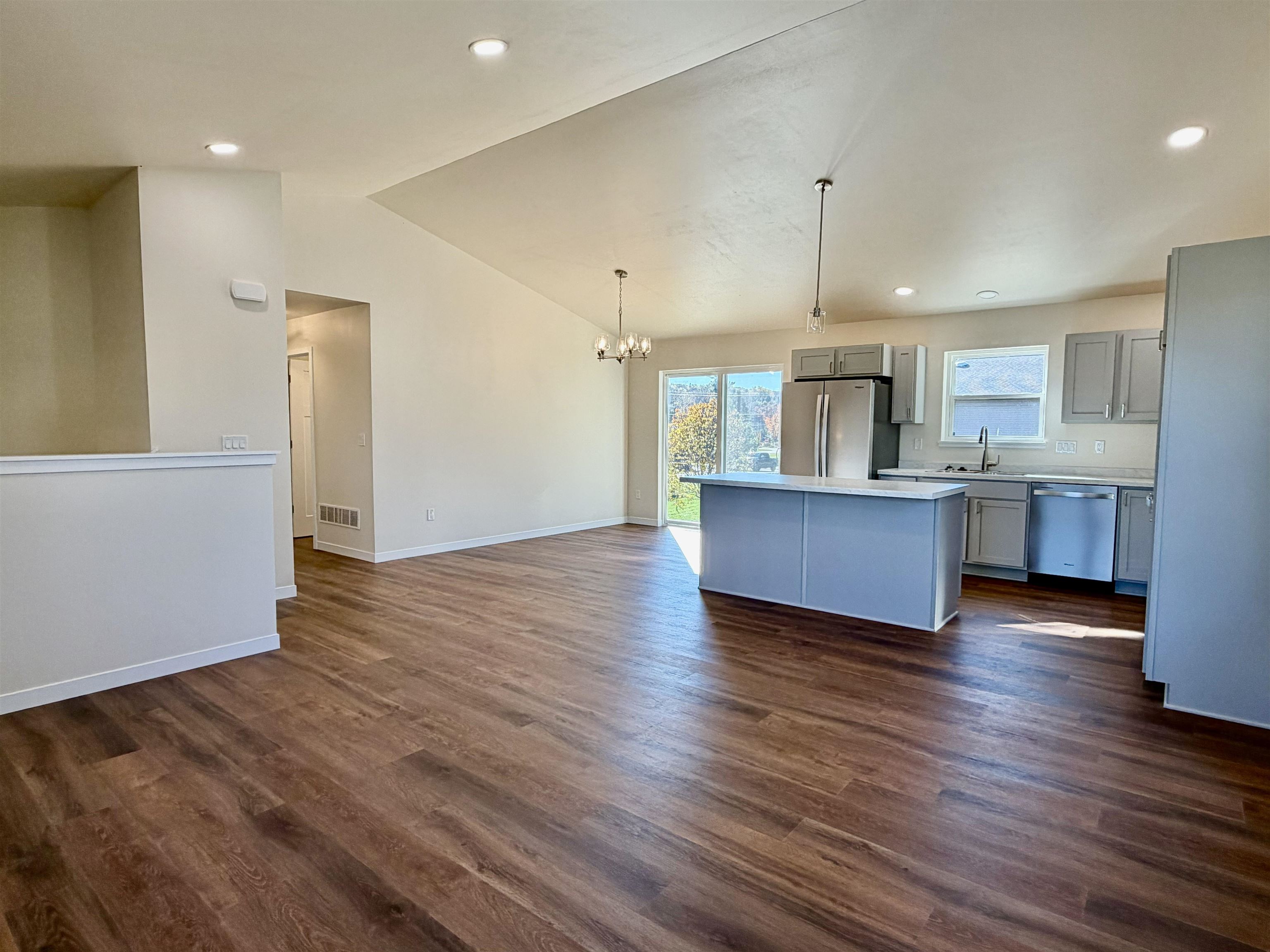 625 Oak Street Property Photo 9