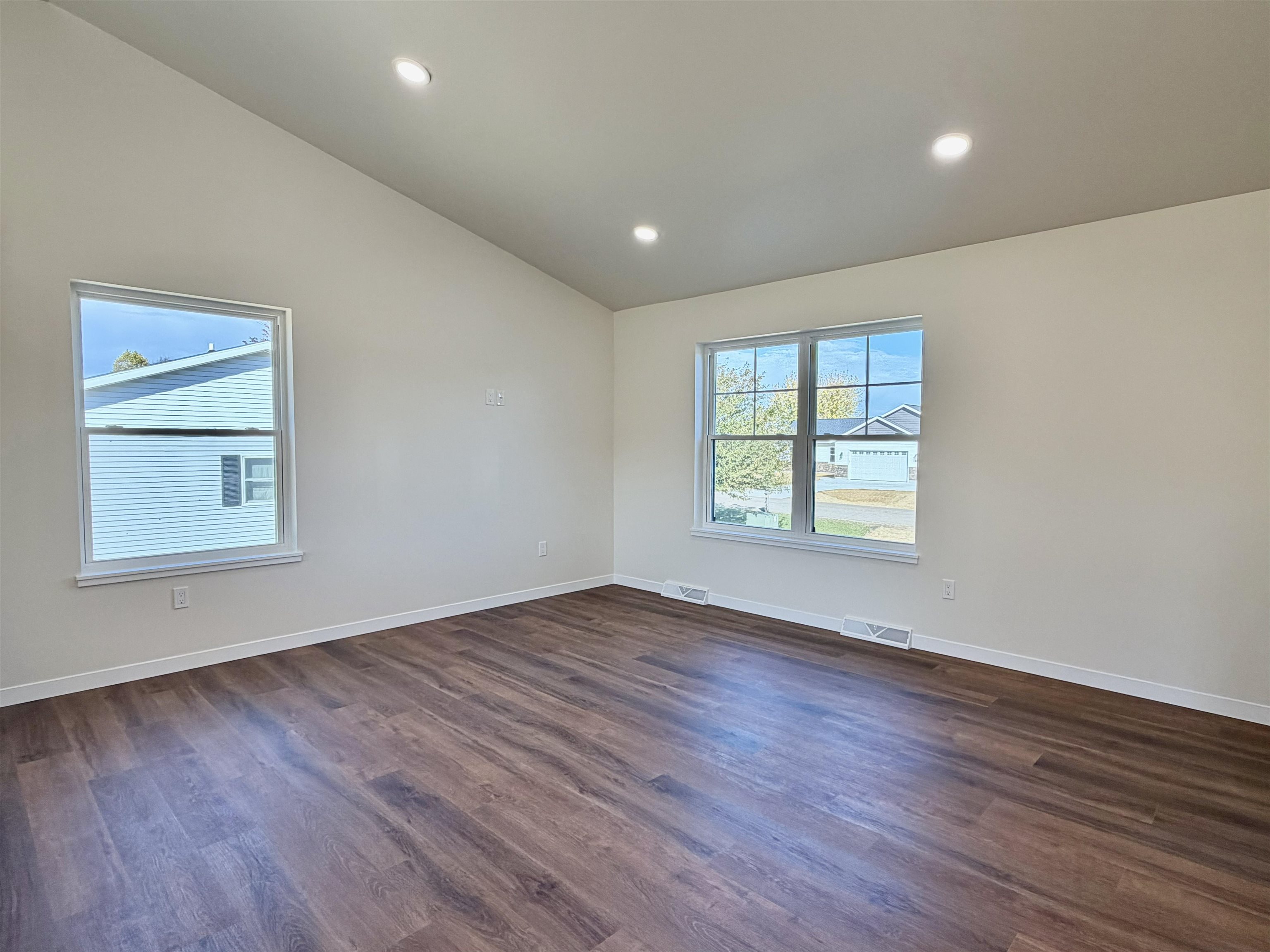 625 Oak Street Property Photo 11