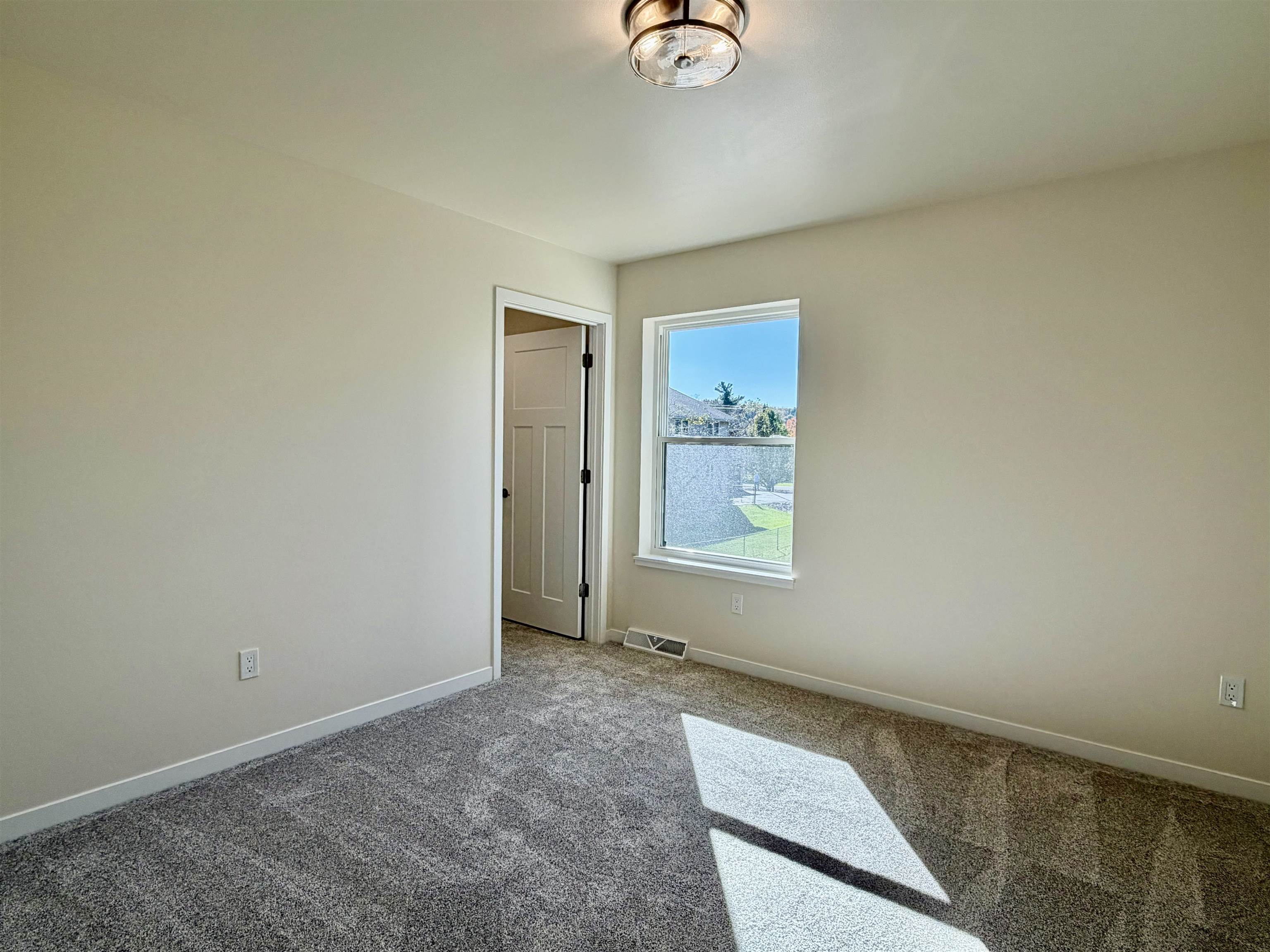 625 Oak Street Property Photo 21