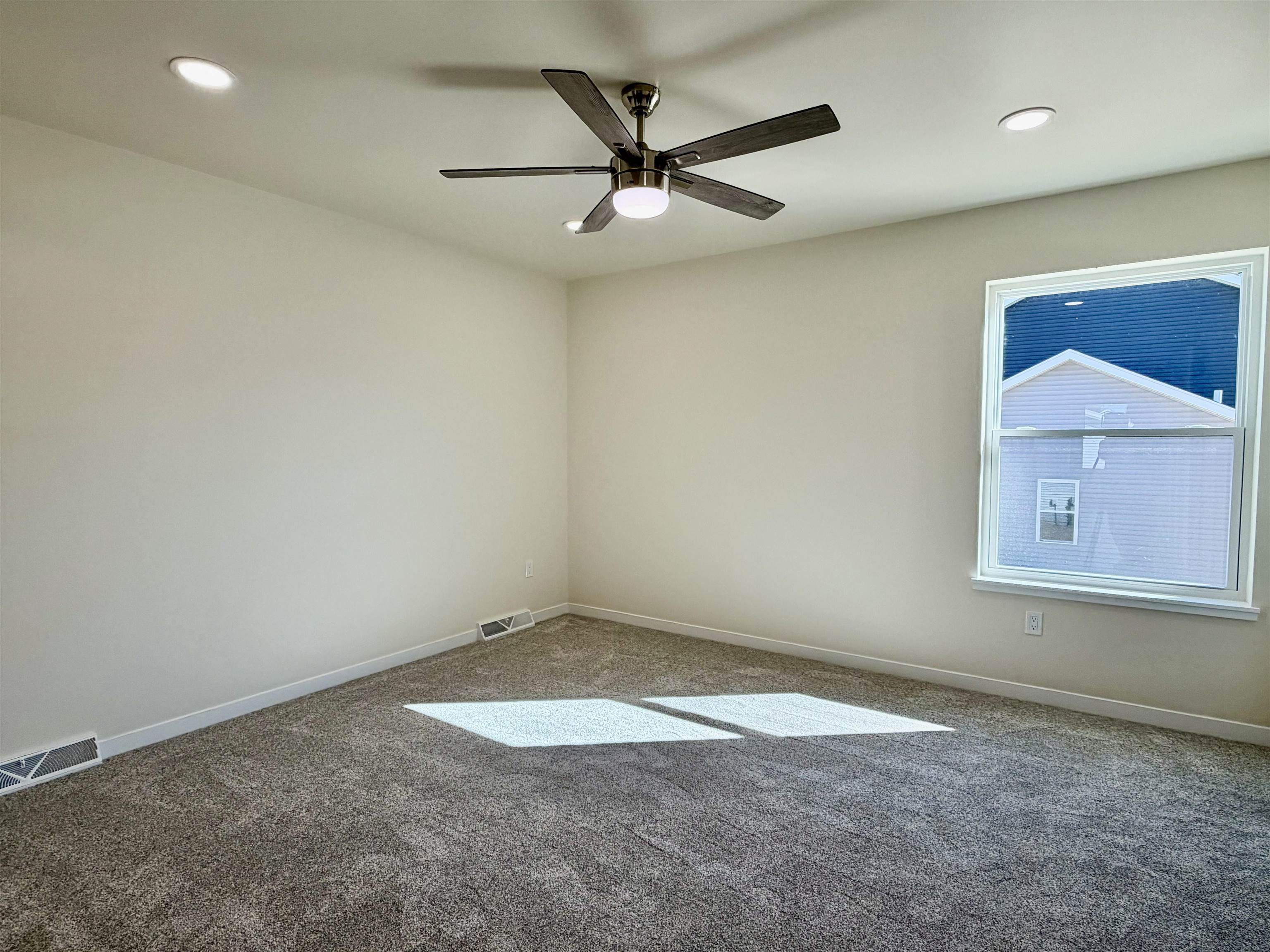 625 Oak Street Property Photo 27