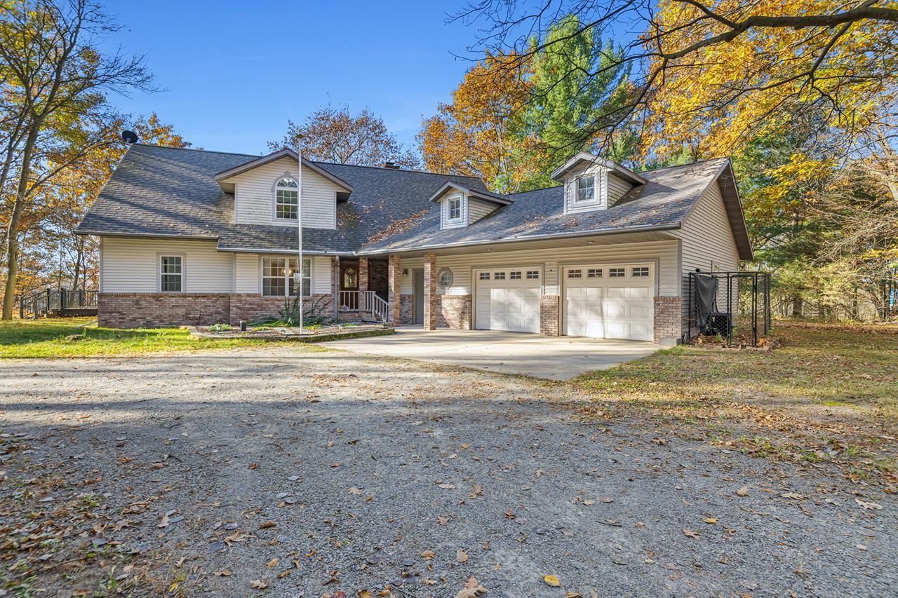 207956 Kris Lane Property Photo 1
