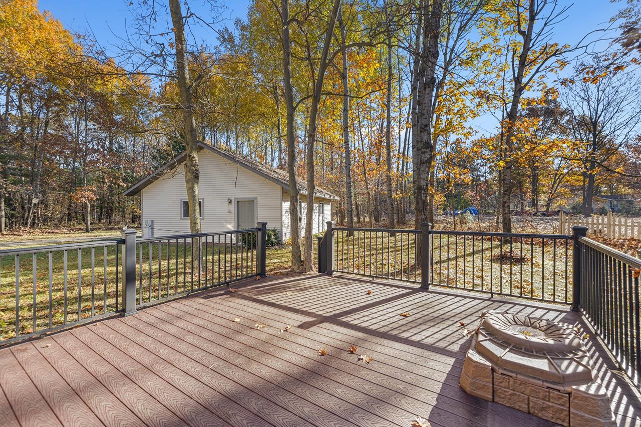 207956 Kris Lane Property Photo 6