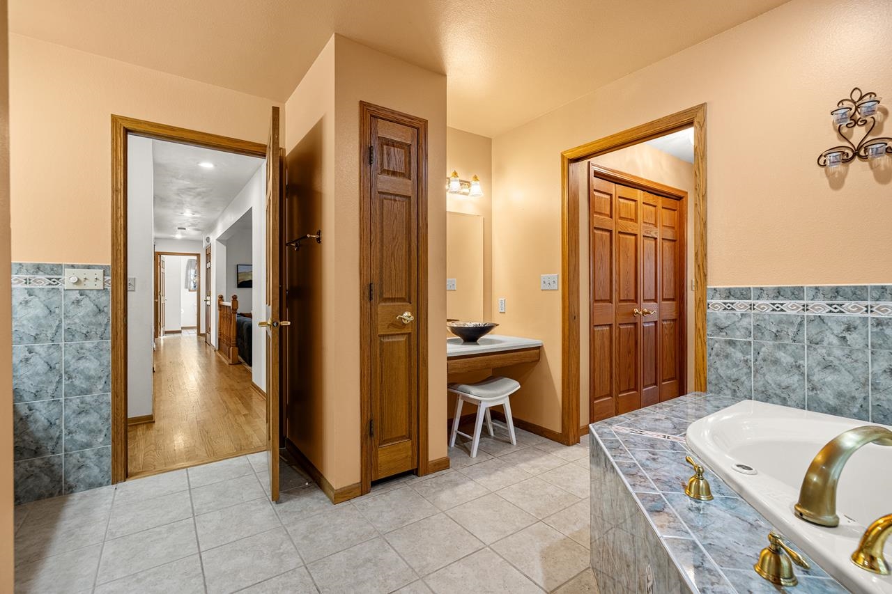207956 Kris Lane Property Photo 28