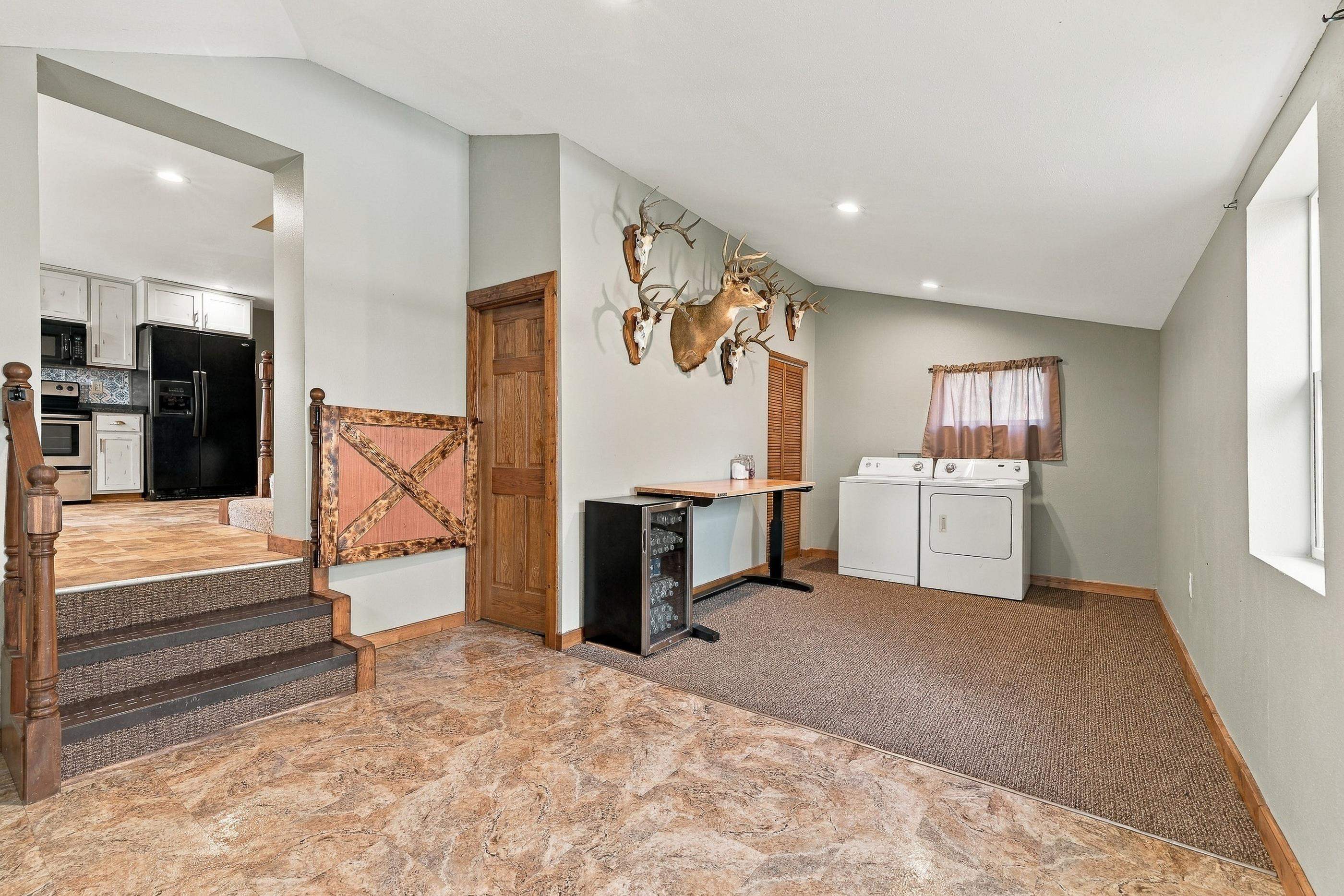 6880 5th Avenue Property Photo 5