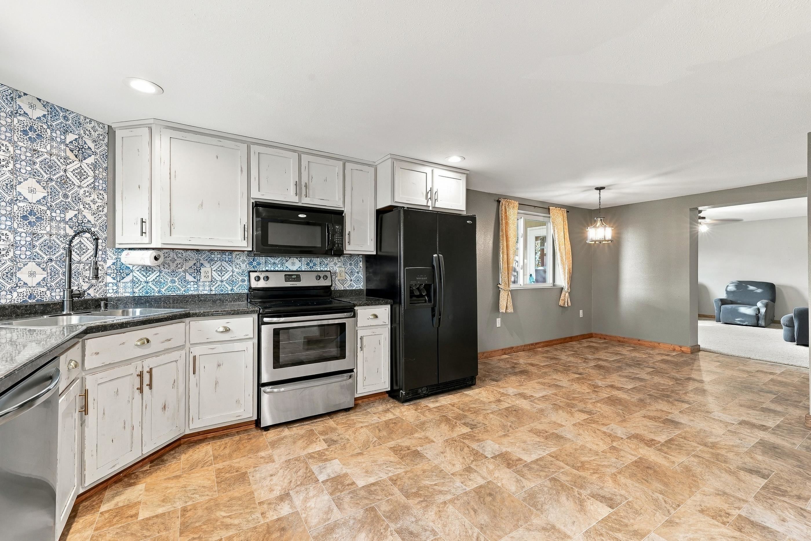 6880 5th Avenue Property Photo 11