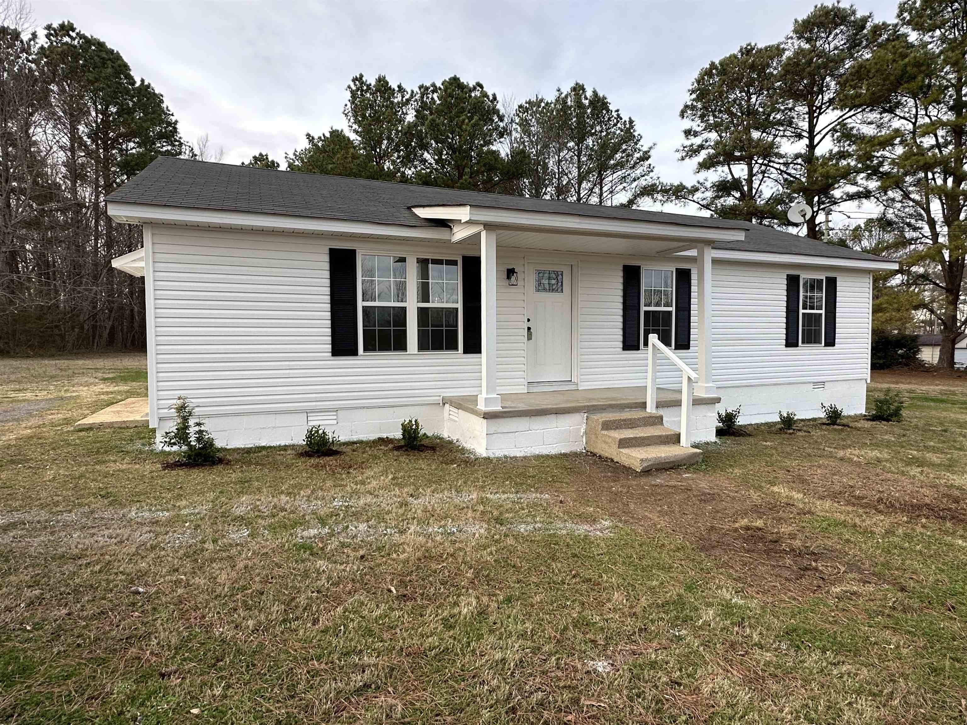 125 Hardee Rd Property Photo 1