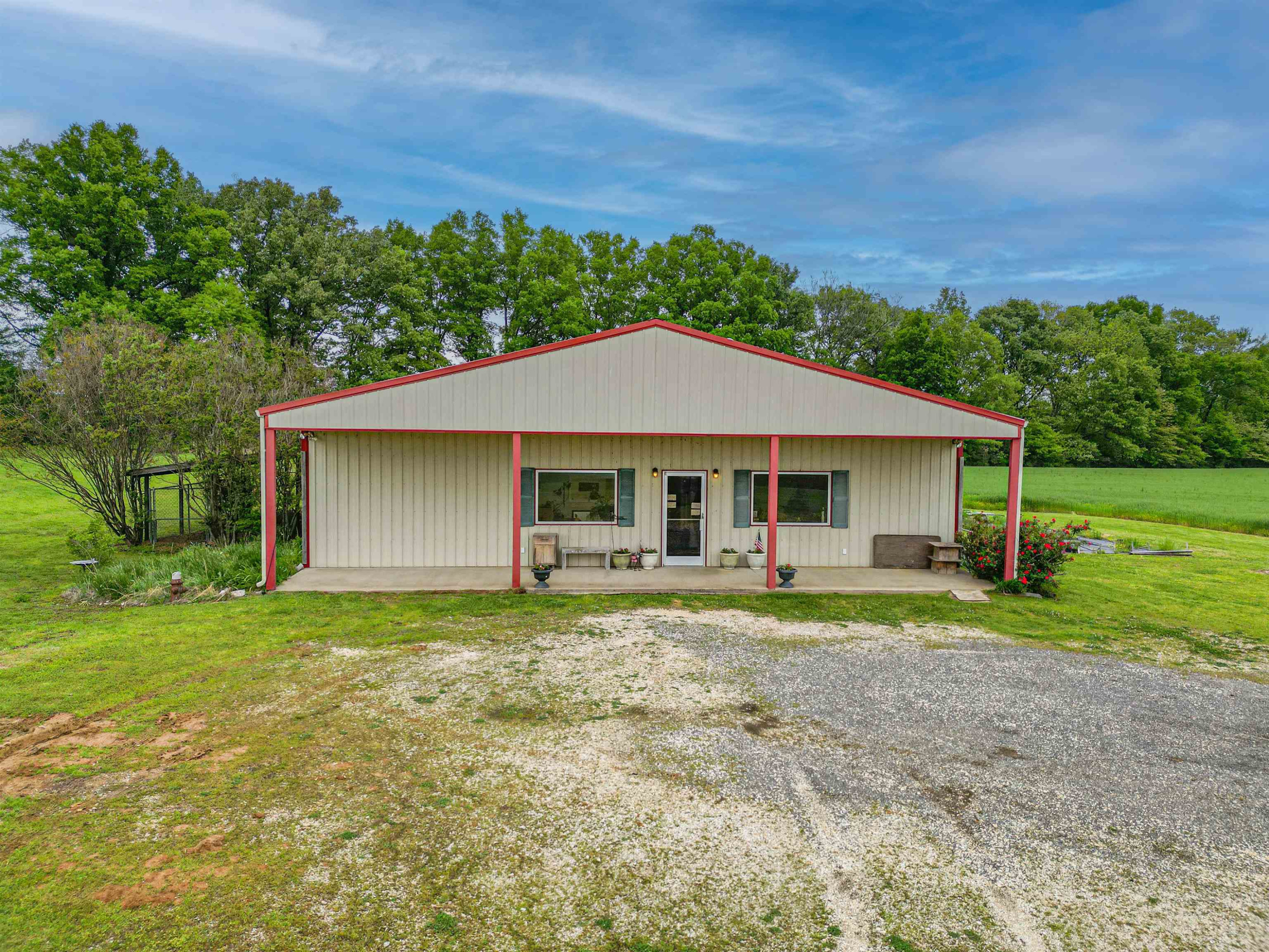 5847 Highway 412 S Highway Property Photo 1