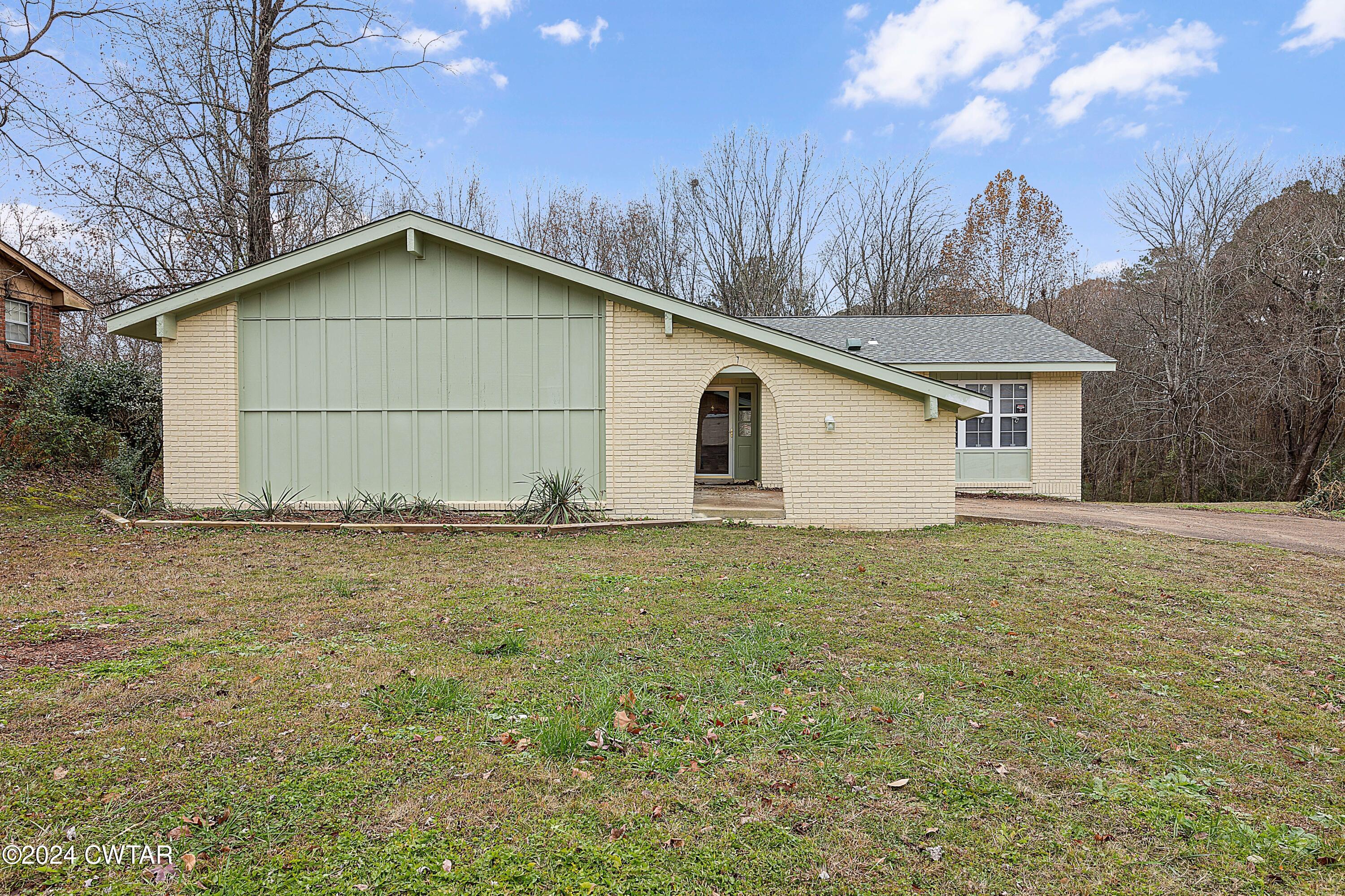 52 Eagle Cove Property Photo 1