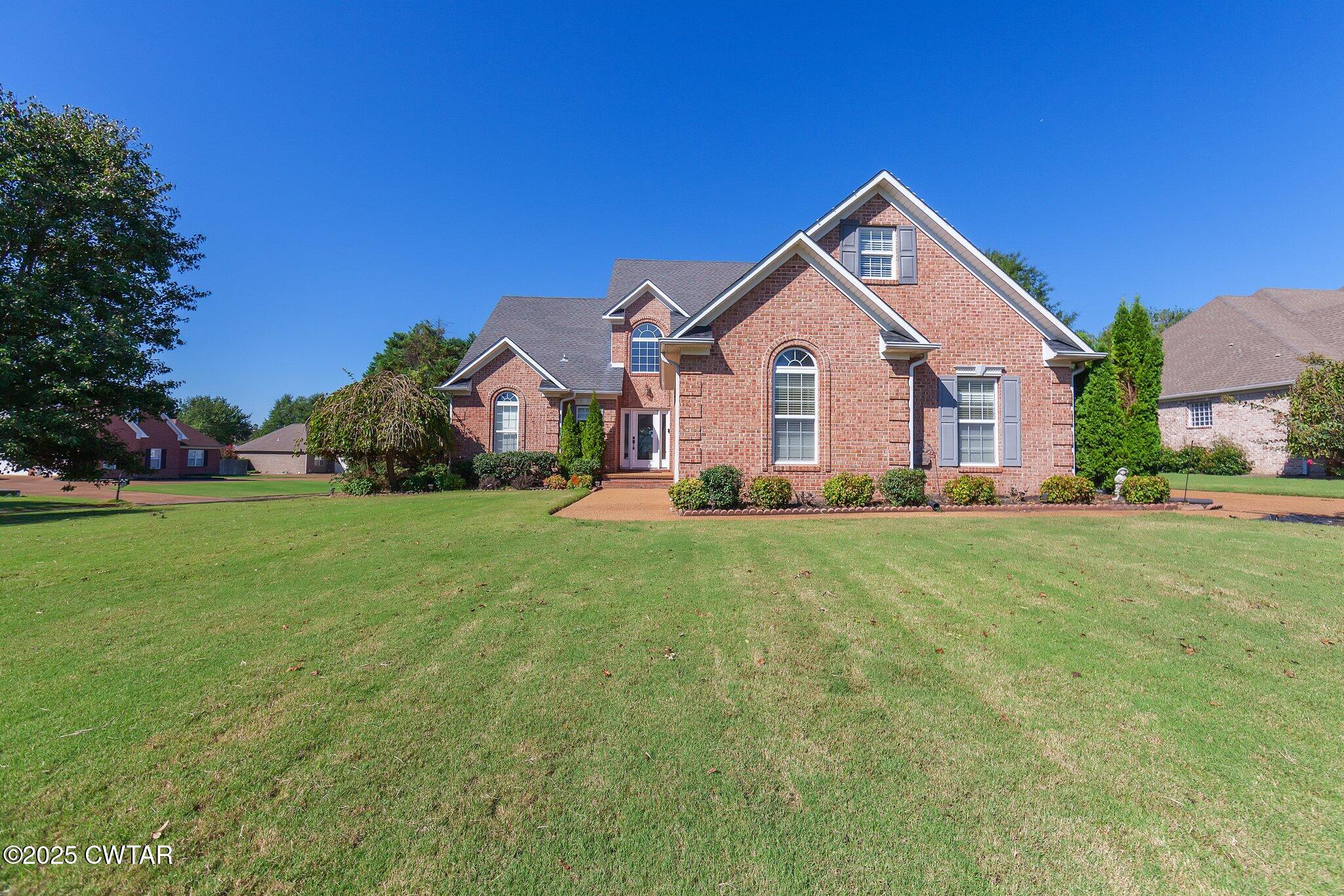 127 Larkwood Drive Property Photo 1