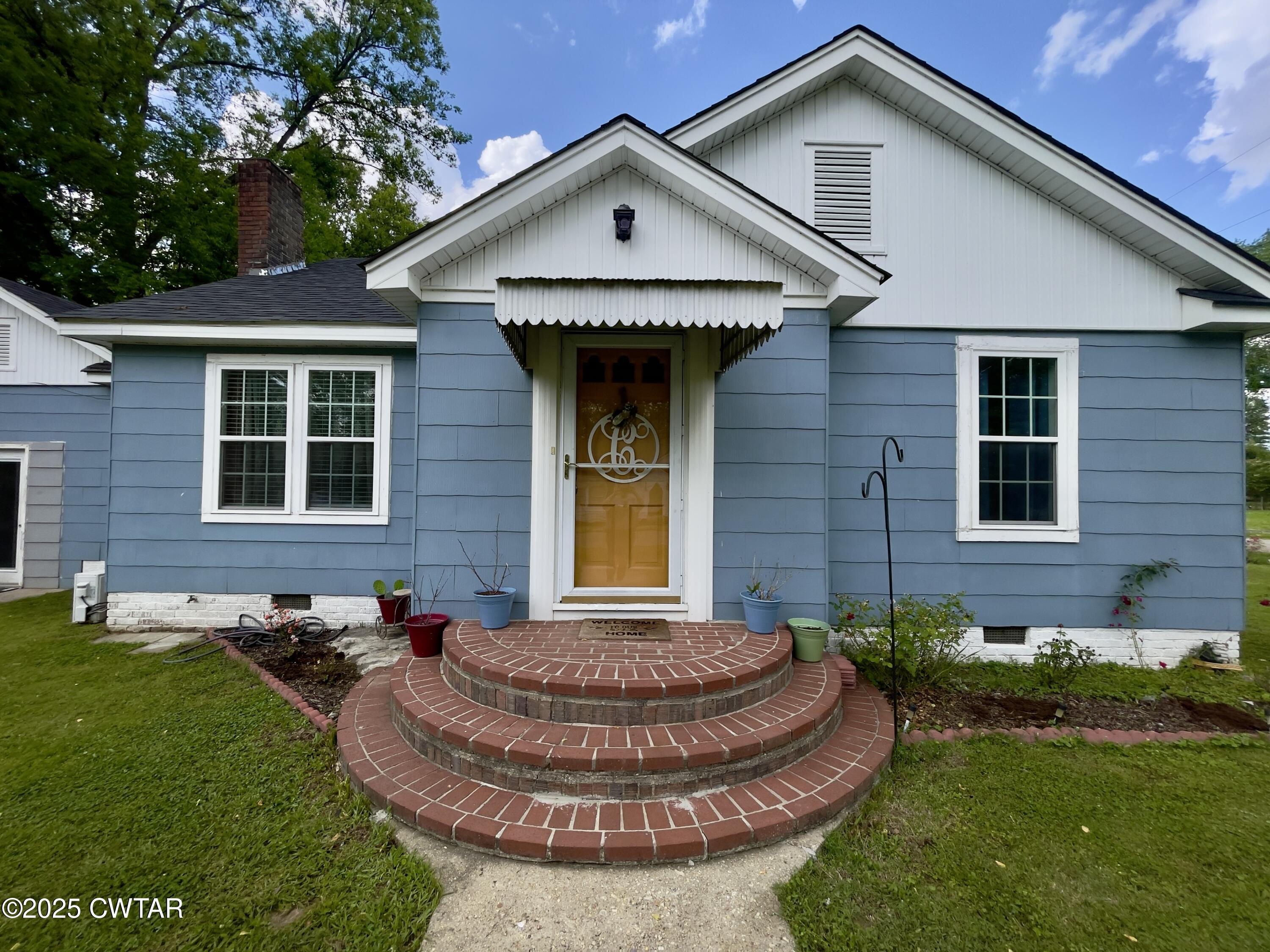 165 College Street Property Photo 1