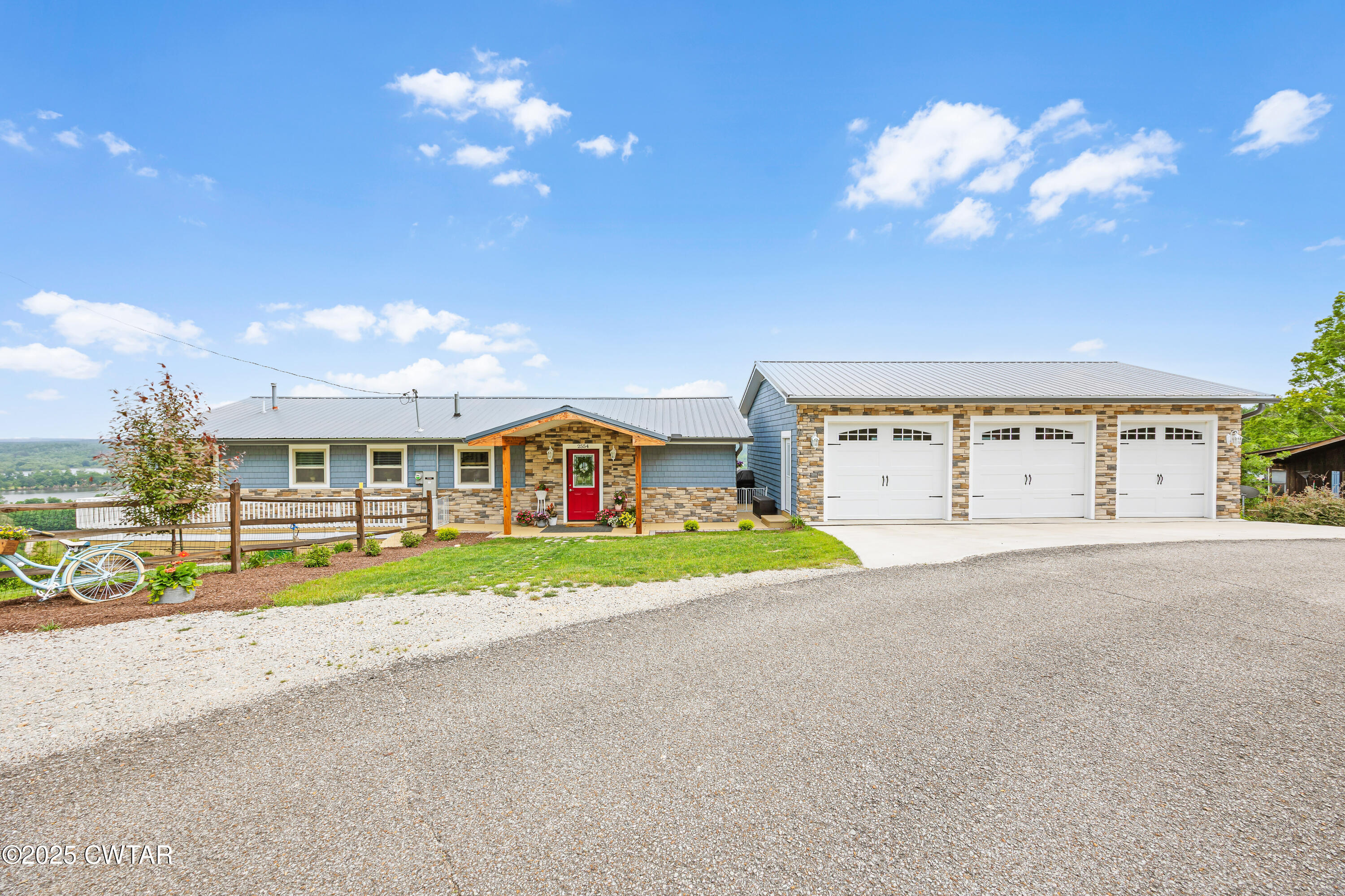2554 Ridgeway Drive Property Photo