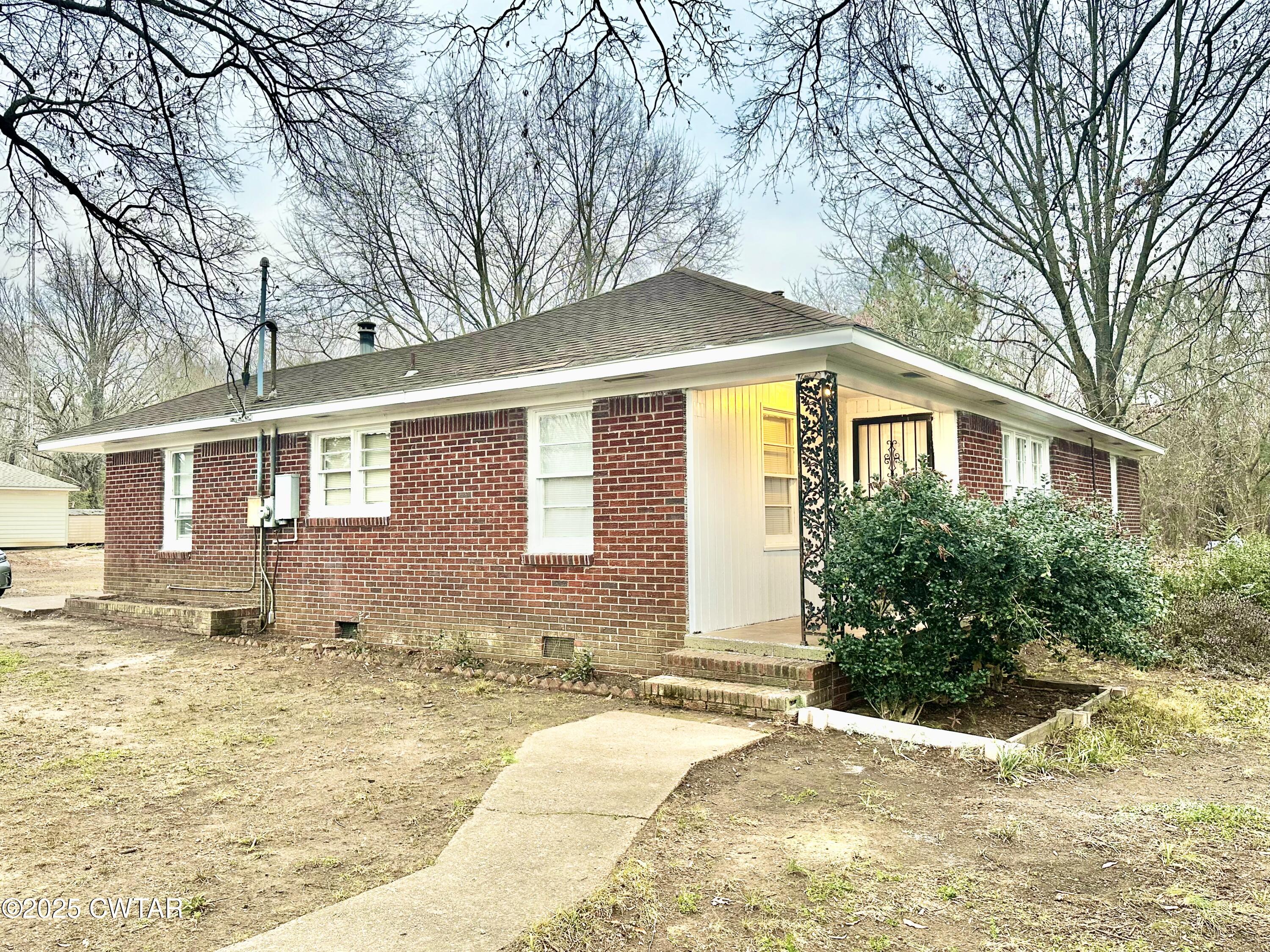 980 N Circle Road Property Photo 1