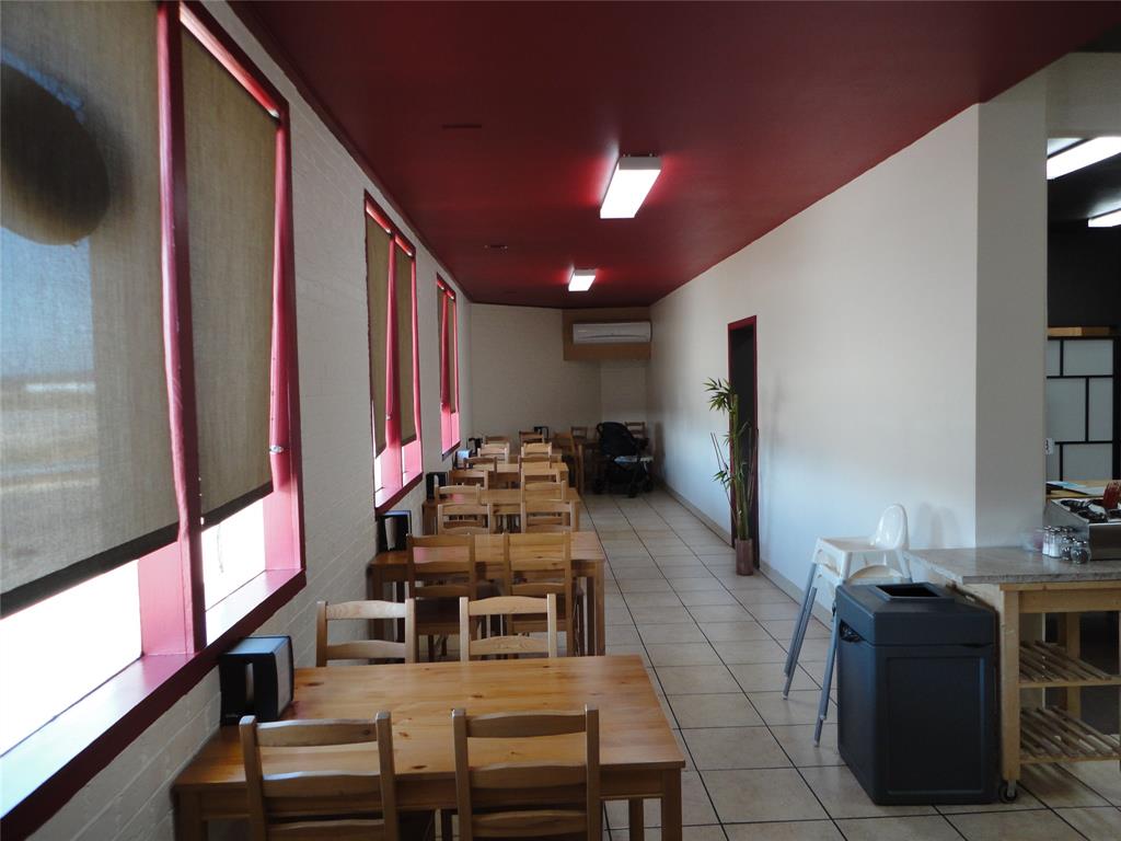 420 N Main Property Photo 4
