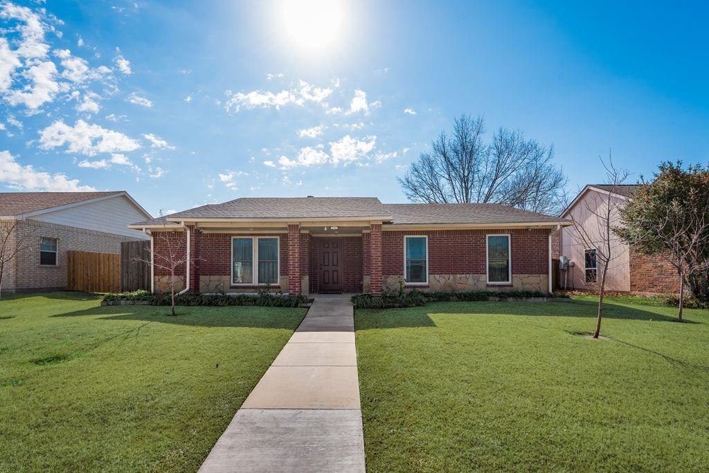 8302 Chesham Drive Property Photo 1
