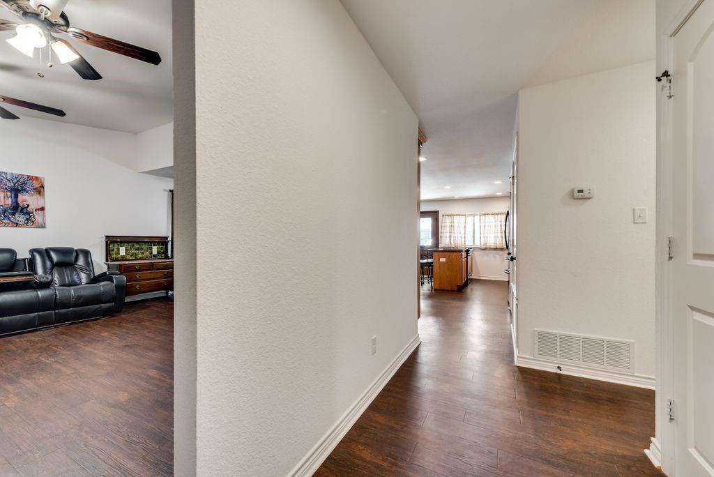 8302 Chesham Drive Property Photo 7