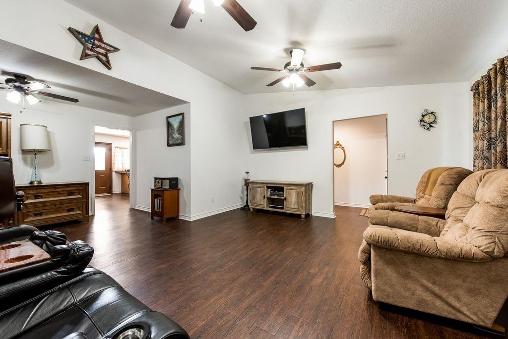 8302 Chesham Drive Property Photo 10
