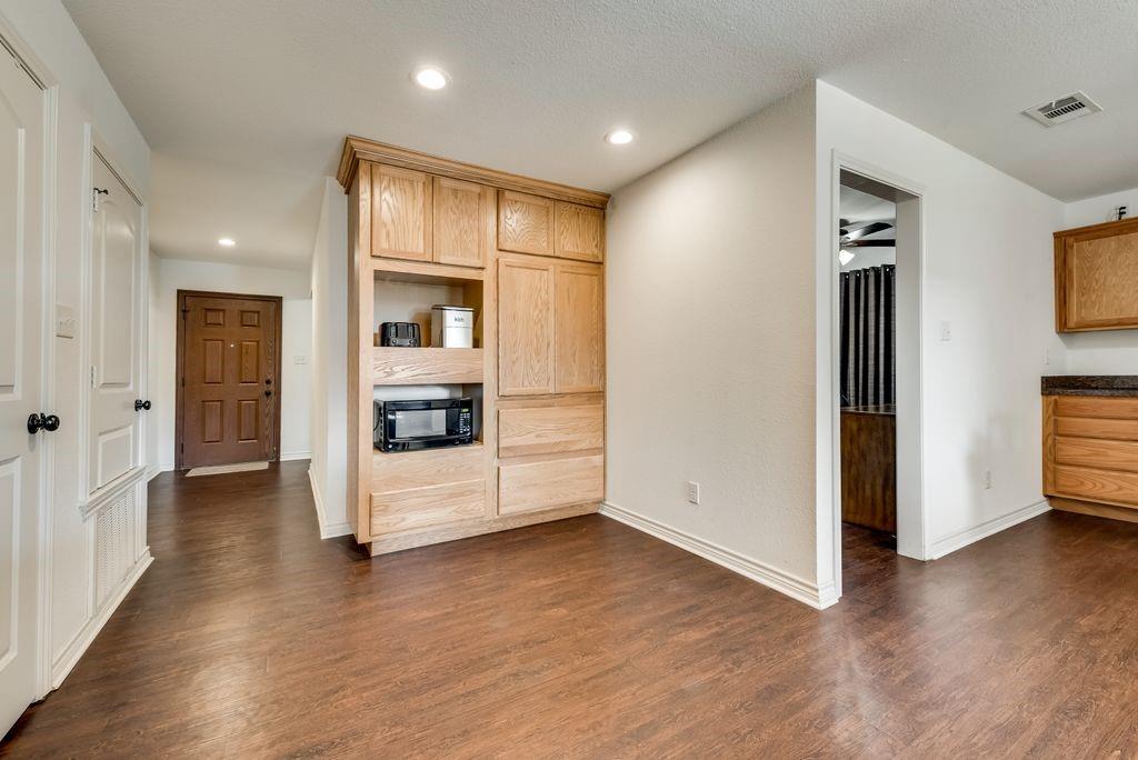 8302 Chesham Drive Property Photo 14