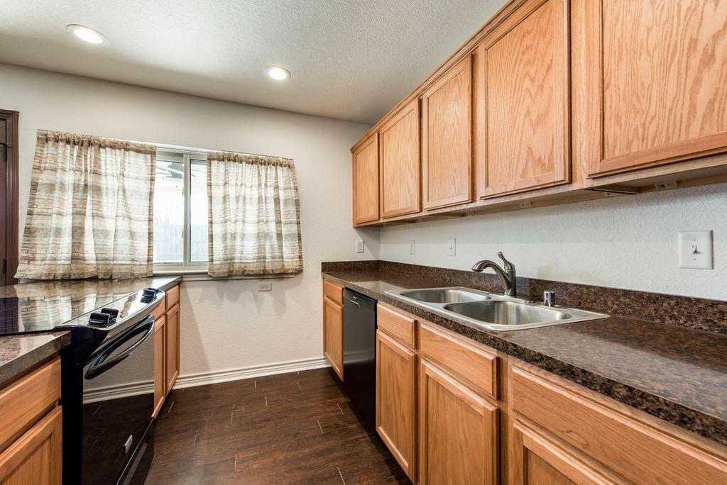 8302 Chesham Drive Property Photo 16