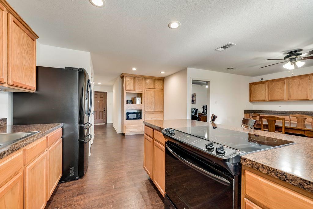 8302 Chesham Drive Property Photo 17