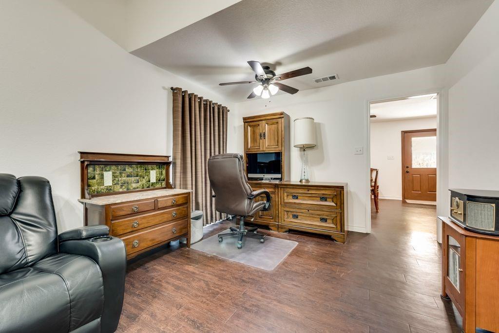 8302 Chesham Drive Property Photo 20