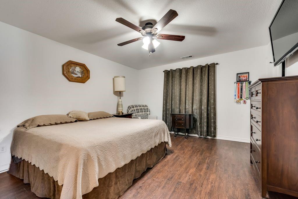 8302 Chesham Drive Property Photo 24